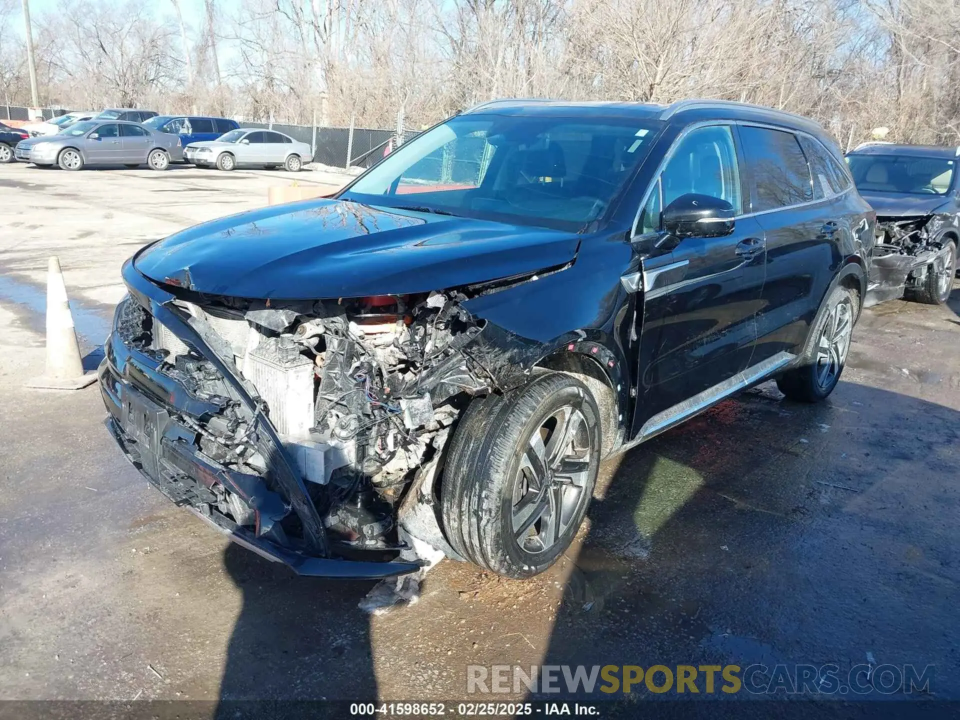2 Photograph of a damaged car KNDRHDLG9N5096673 KIA SORENTO HYBRID 2022