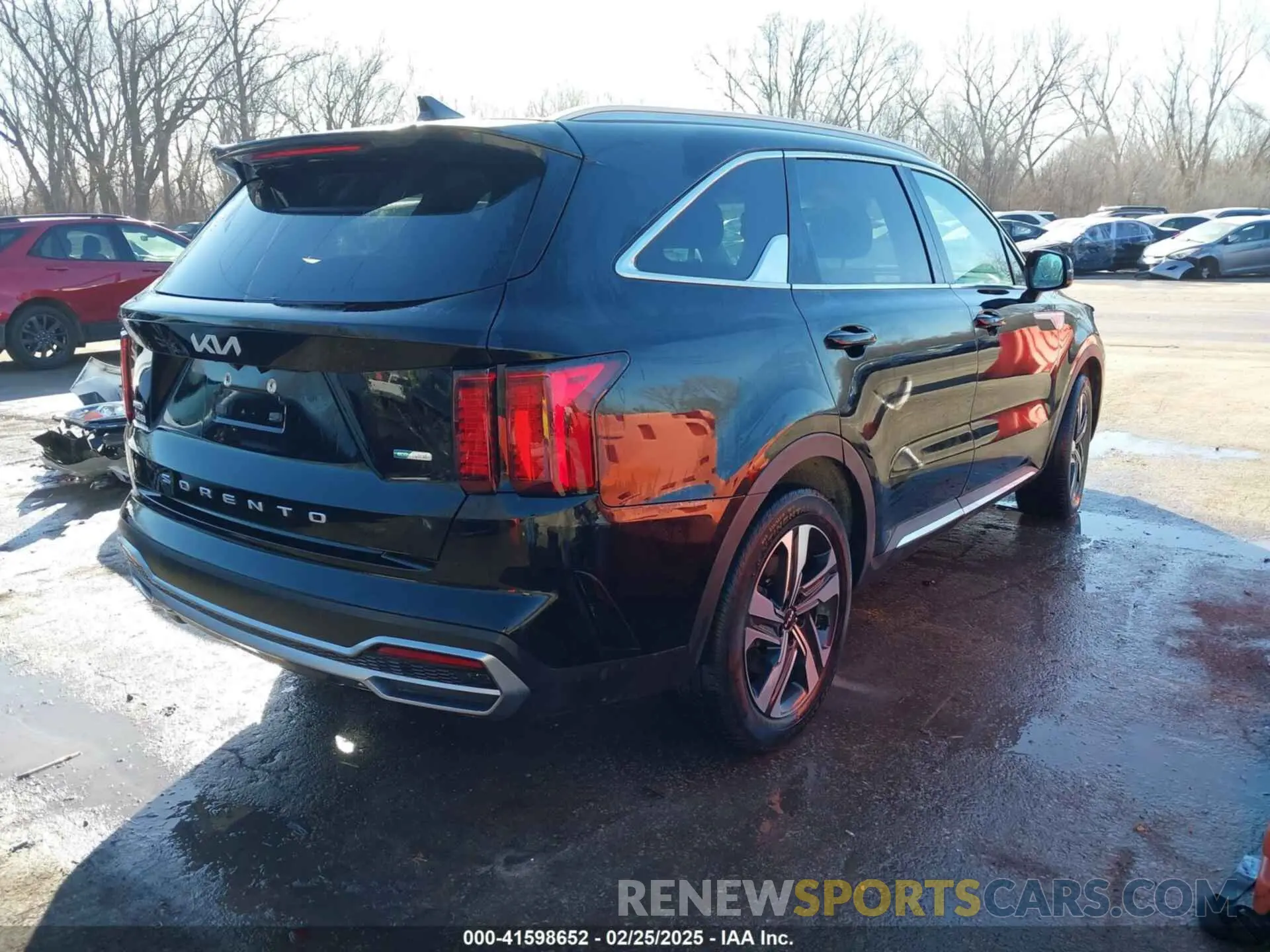 4 Photograph of a damaged car KNDRHDLG9N5096673 KIA SORENTO HYBRID 2022