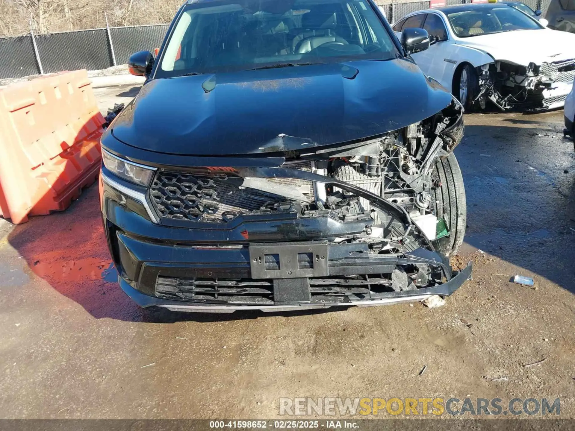 6 Photograph of a damaged car KNDRHDLG9N5096673 KIA SORENTO HYBRID 2022