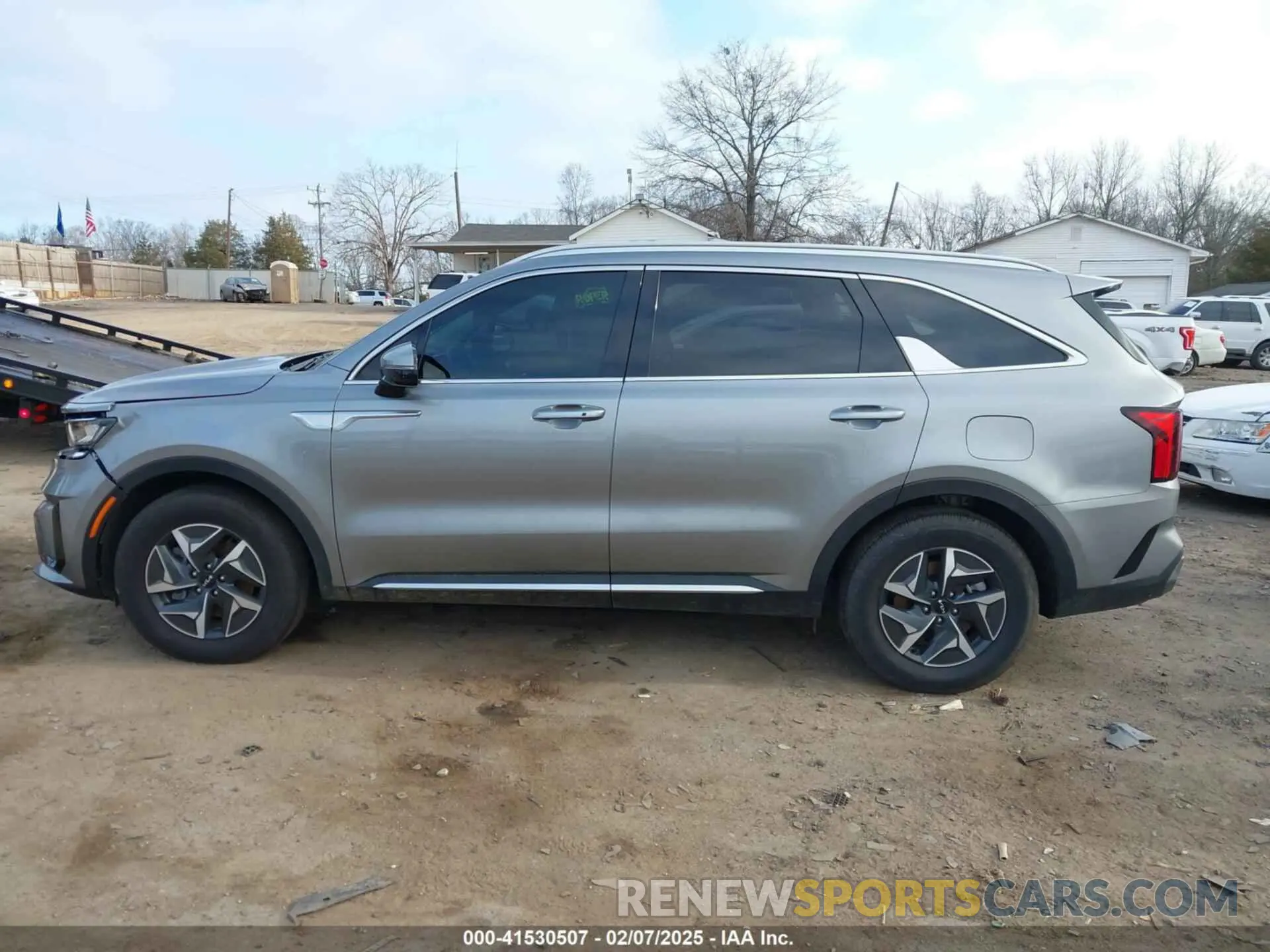 15 Photograph of a damaged car KNDRH4LG2P5173421 KIA SORENTO HYBRID 2023