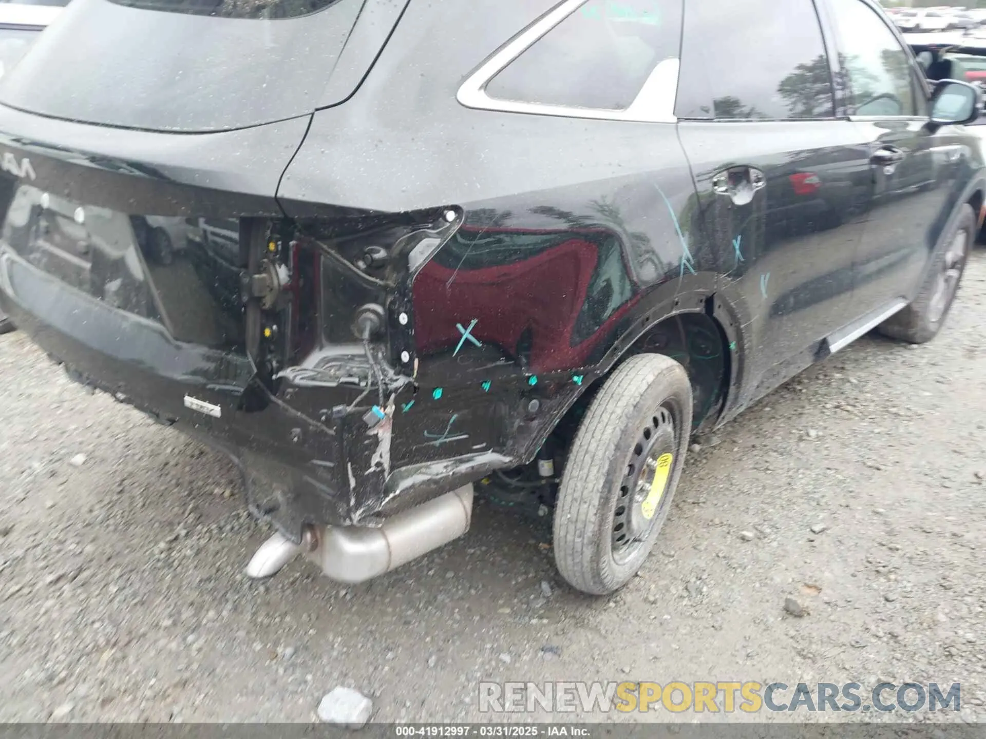 18 Photograph of a damaged car KNDRH4LG5P5198328 KIA SORENTO HYBRID 2023