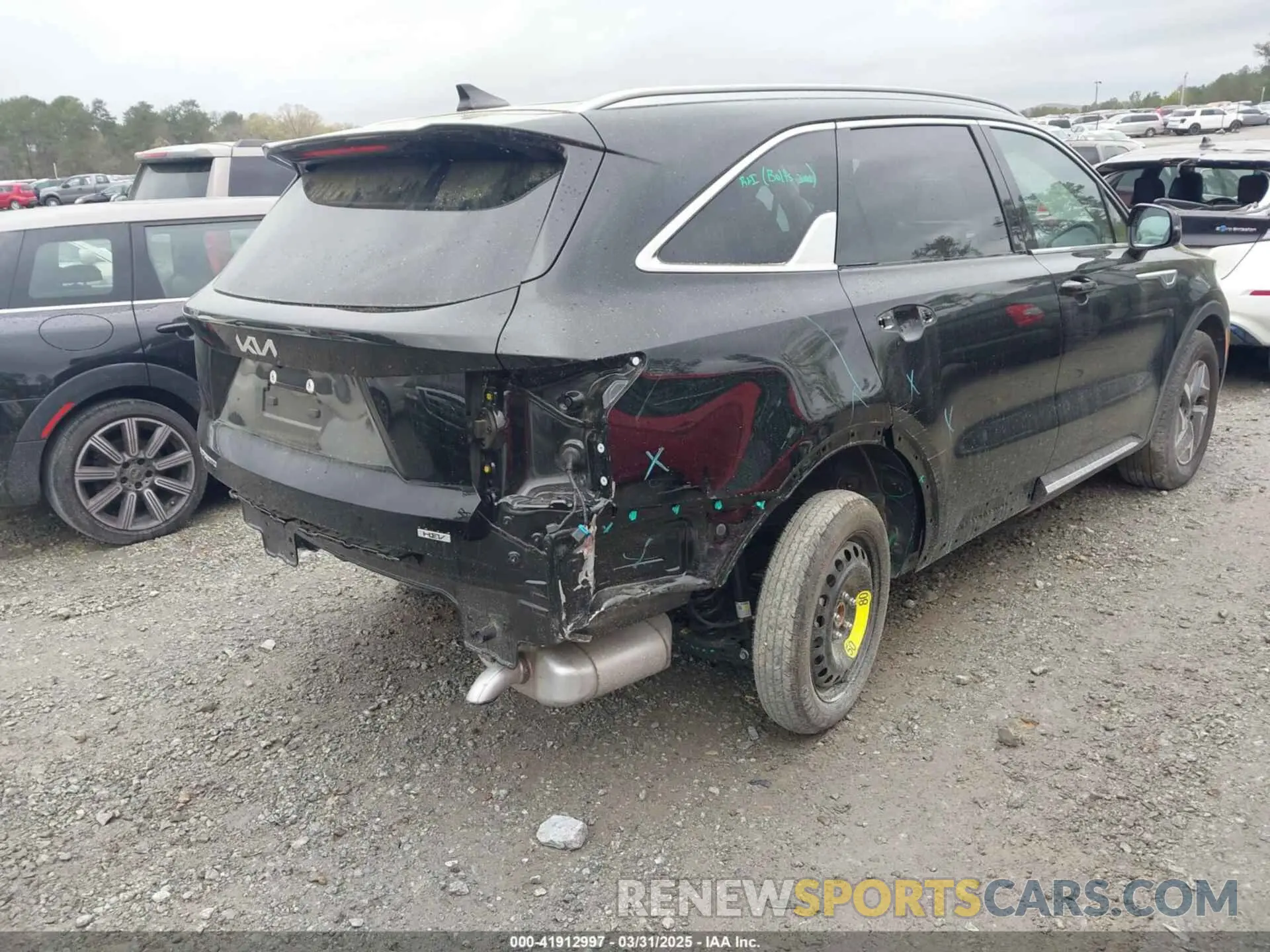 4 Photograph of a damaged car KNDRH4LG5P5198328 KIA SORENTO HYBRID 2023
