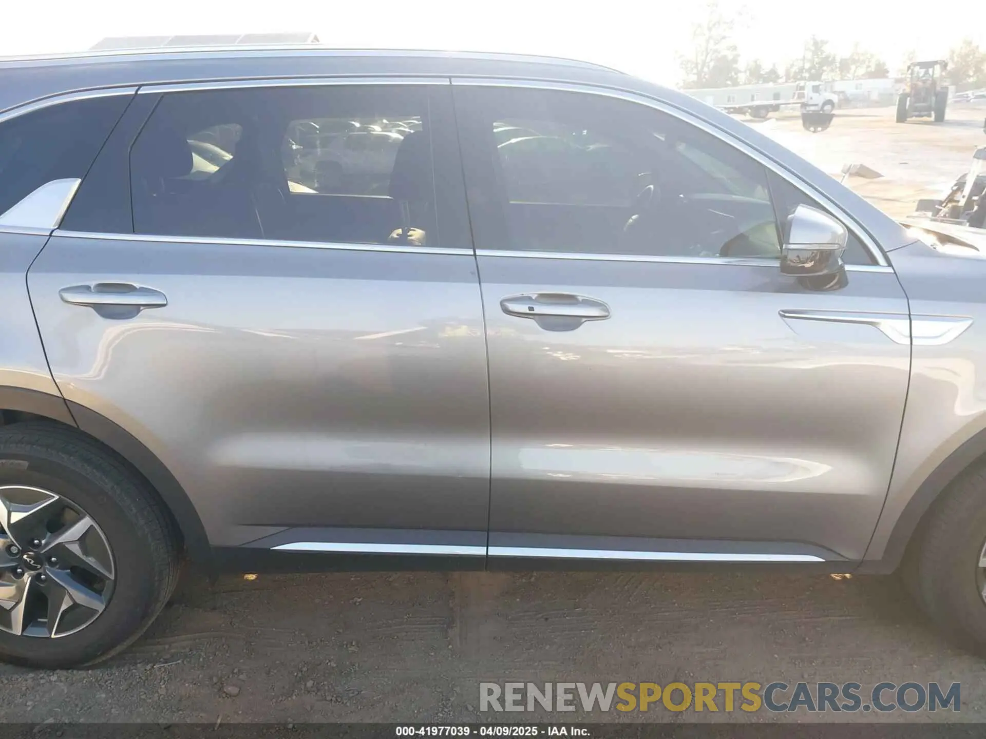 14 Фотография поврежденного автомобиля KNDRH4LG6P5184194 KIA SORENTO HYBRID 2023