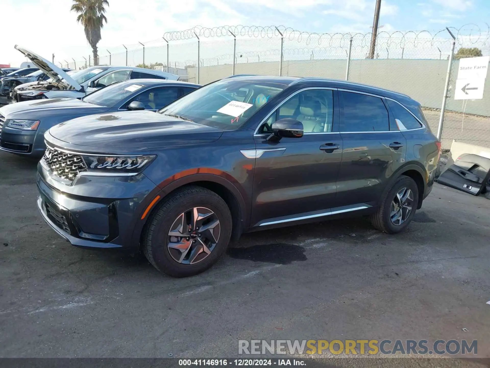 15 Photograph of a damaged car KNDRH4LG6P5188214 KIA SORENTO HYBRID 2023