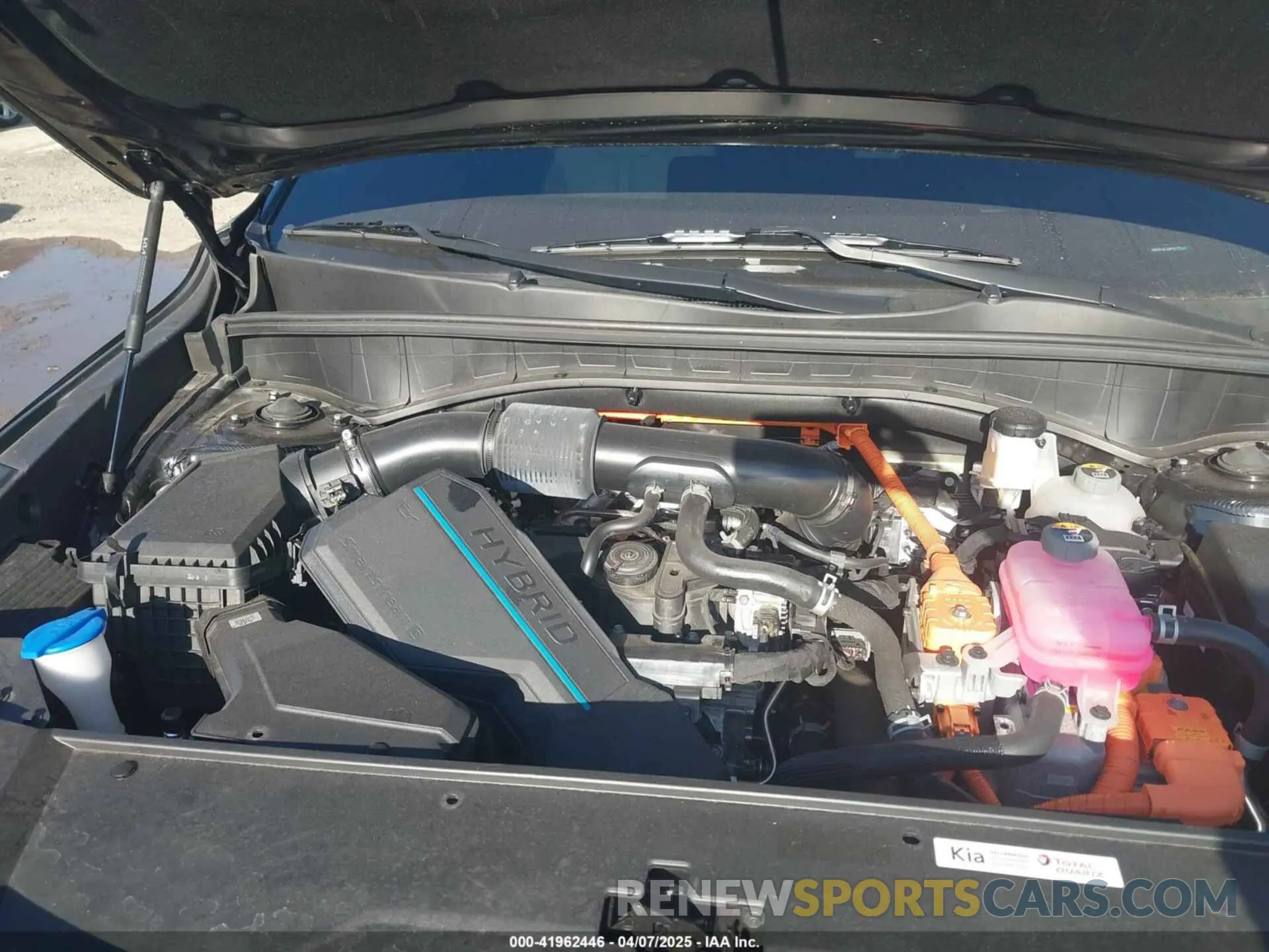 10 Photograph of a damaged car KNDRH4LG9P5172542 KIA SORENTO HYBRID 2023
