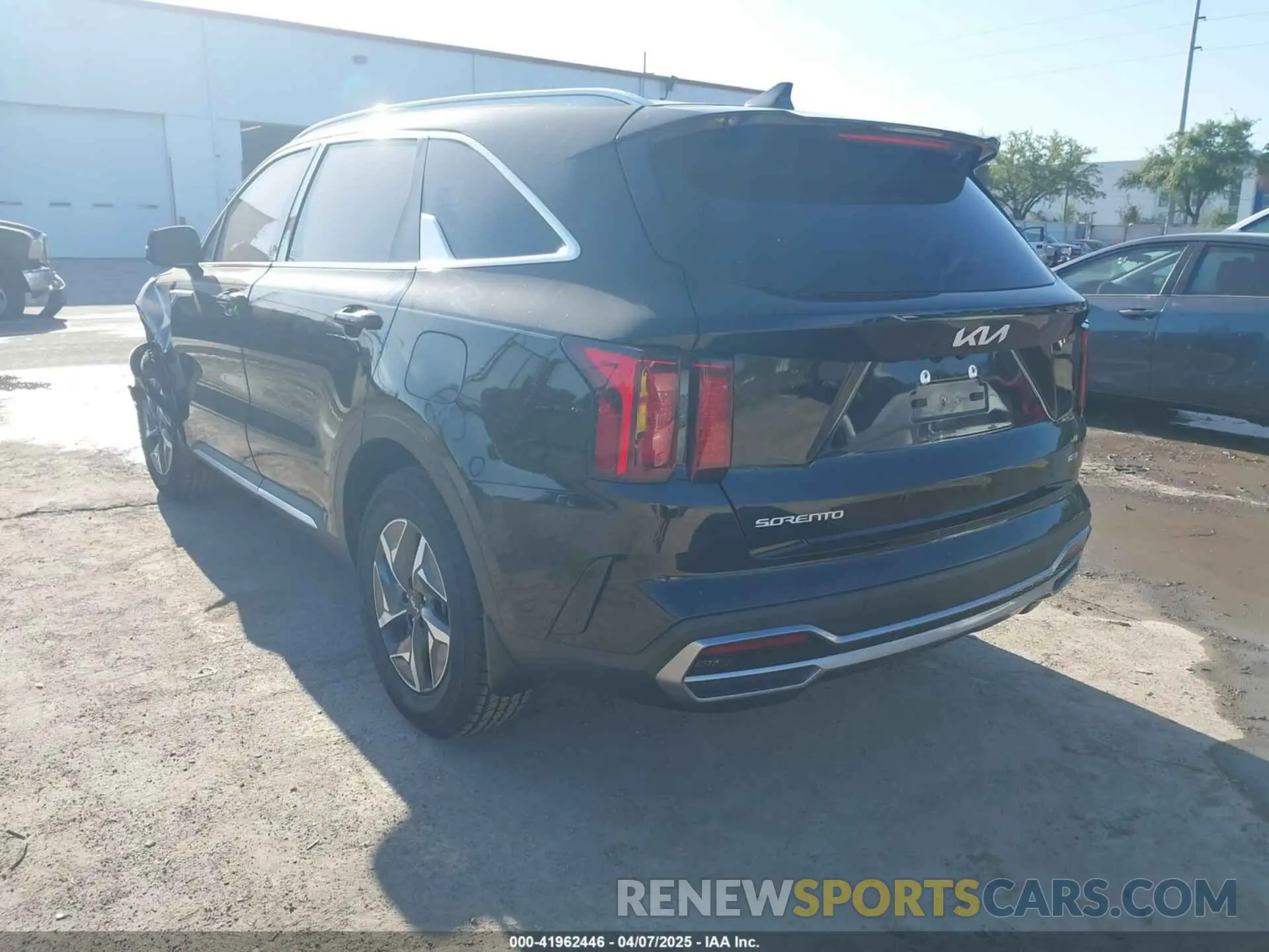 3 Photograph of a damaged car KNDRH4LG9P5172542 KIA SORENTO HYBRID 2023