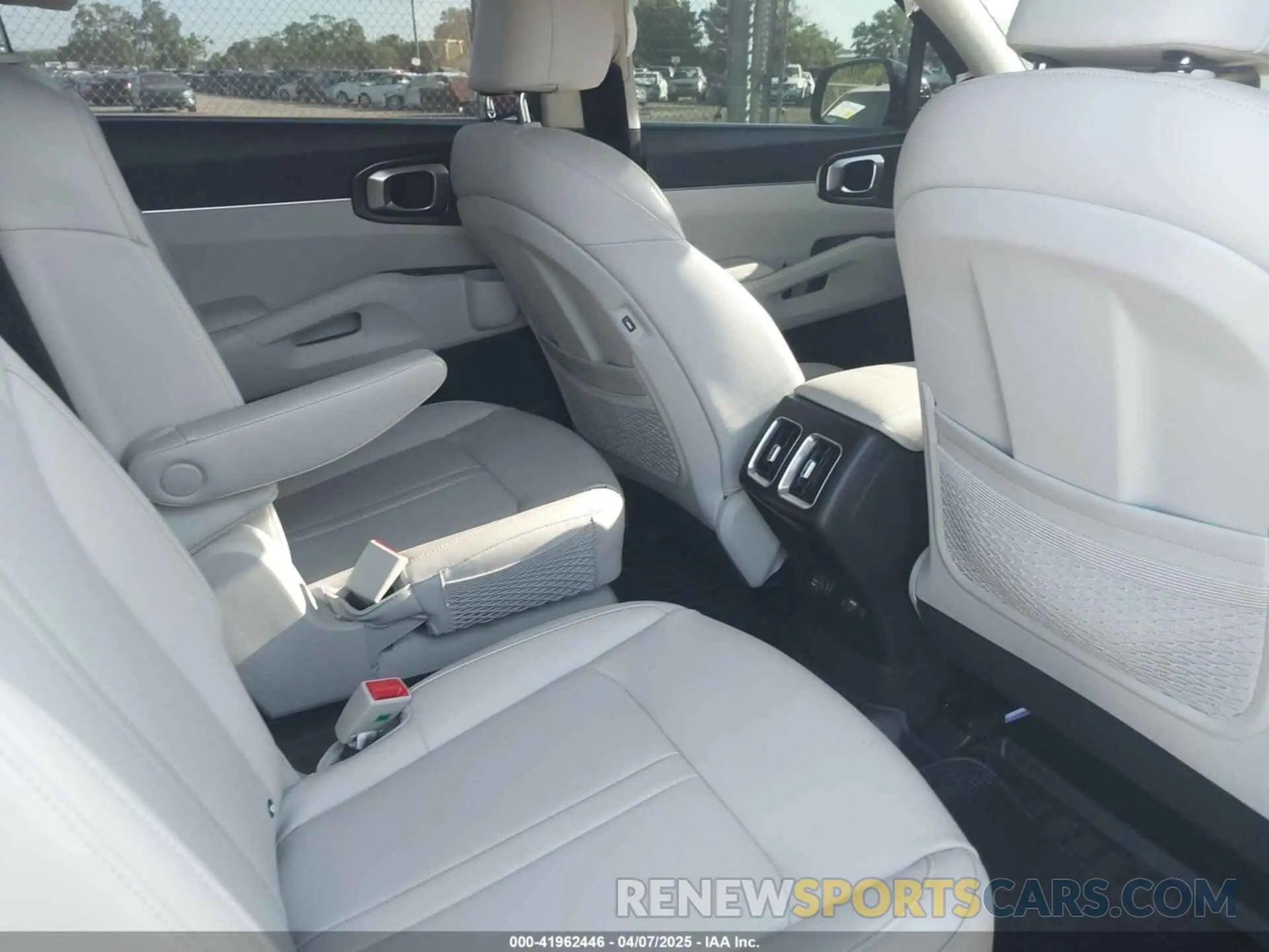 8 Photograph of a damaged car KNDRH4LG9P5172542 KIA SORENTO HYBRID 2023