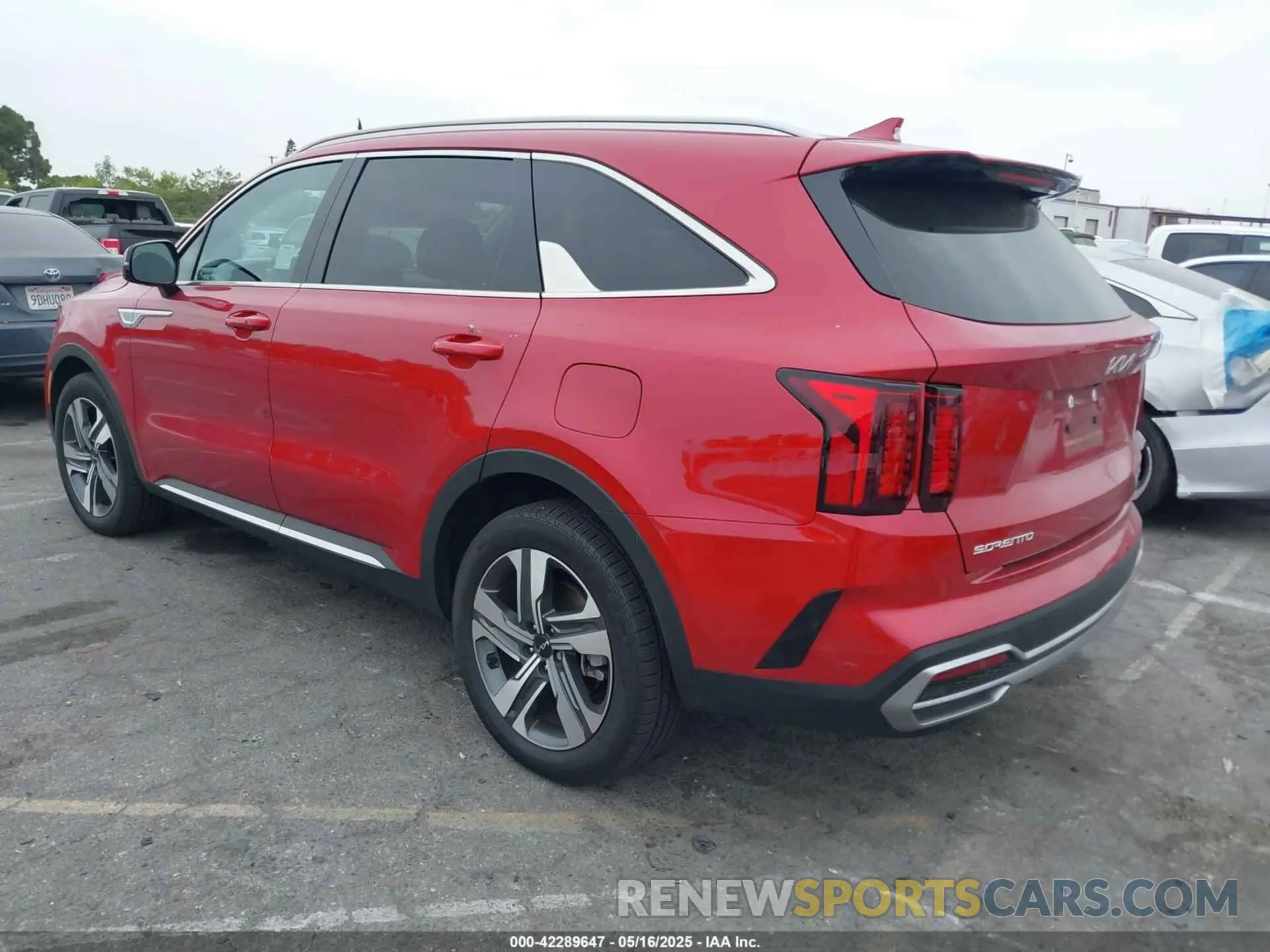 3 Photograph of a damaged car KNDRHDLG1P5201371 KIA SORENTO HYBRID 2023