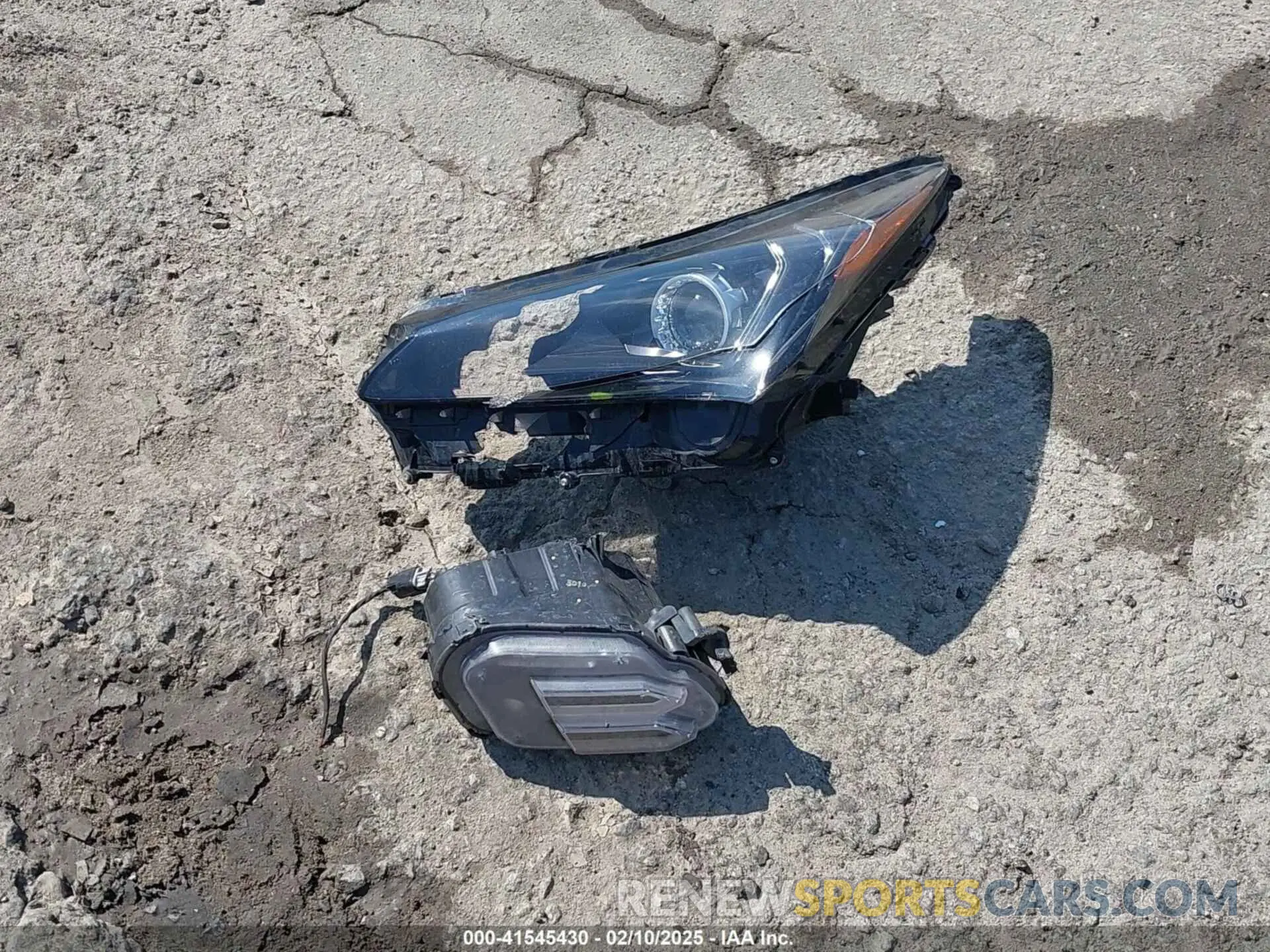 12 Photograph of a damaged car KNDRHDLG4P5193721 KIA SORENTO HYBRID 2023