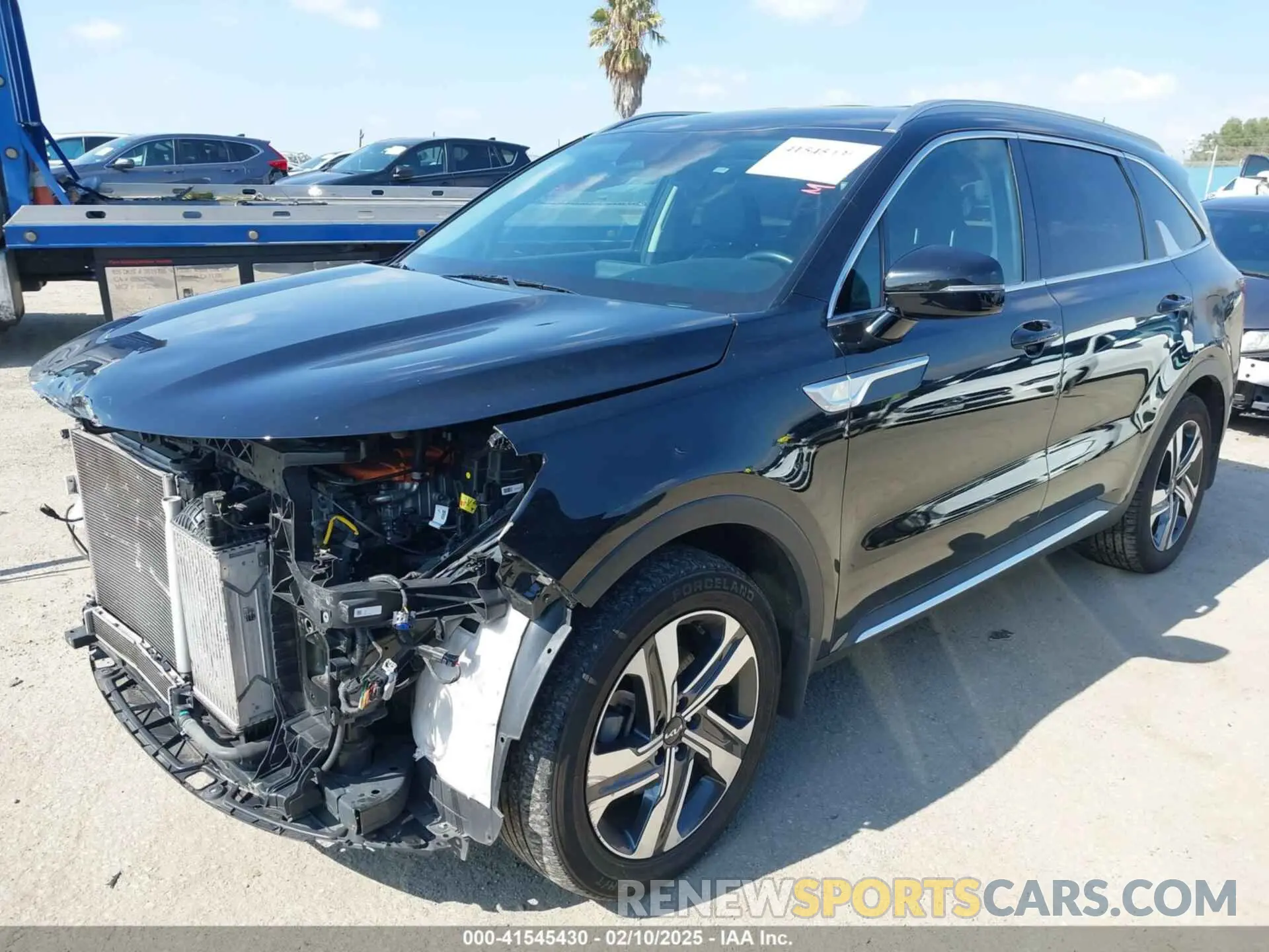 2 Photograph of a damaged car KNDRHDLG4P5193721 KIA SORENTO HYBRID 2023