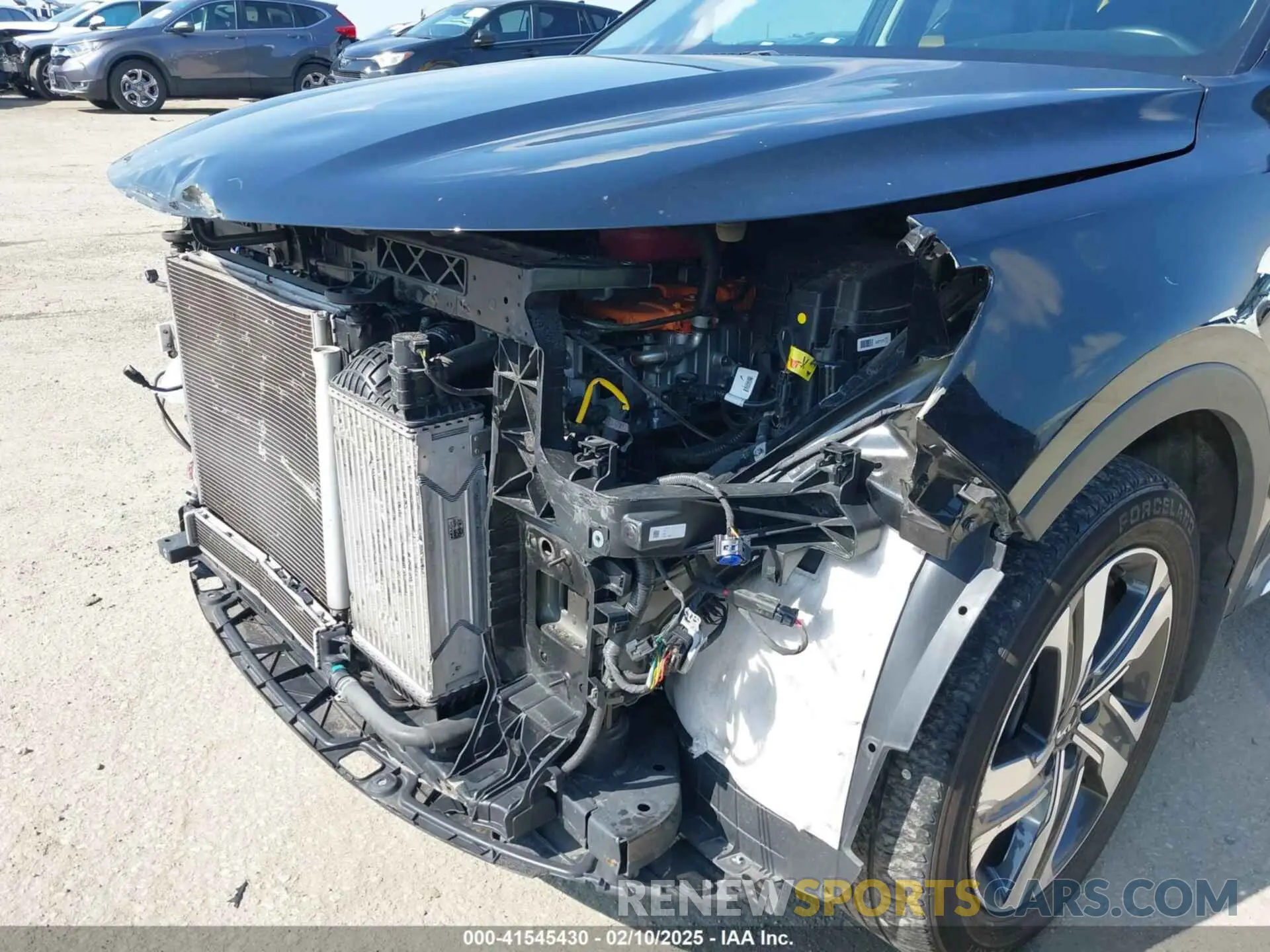 6 Photograph of a damaged car KNDRHDLG4P5193721 KIA SORENTO HYBRID 2023
