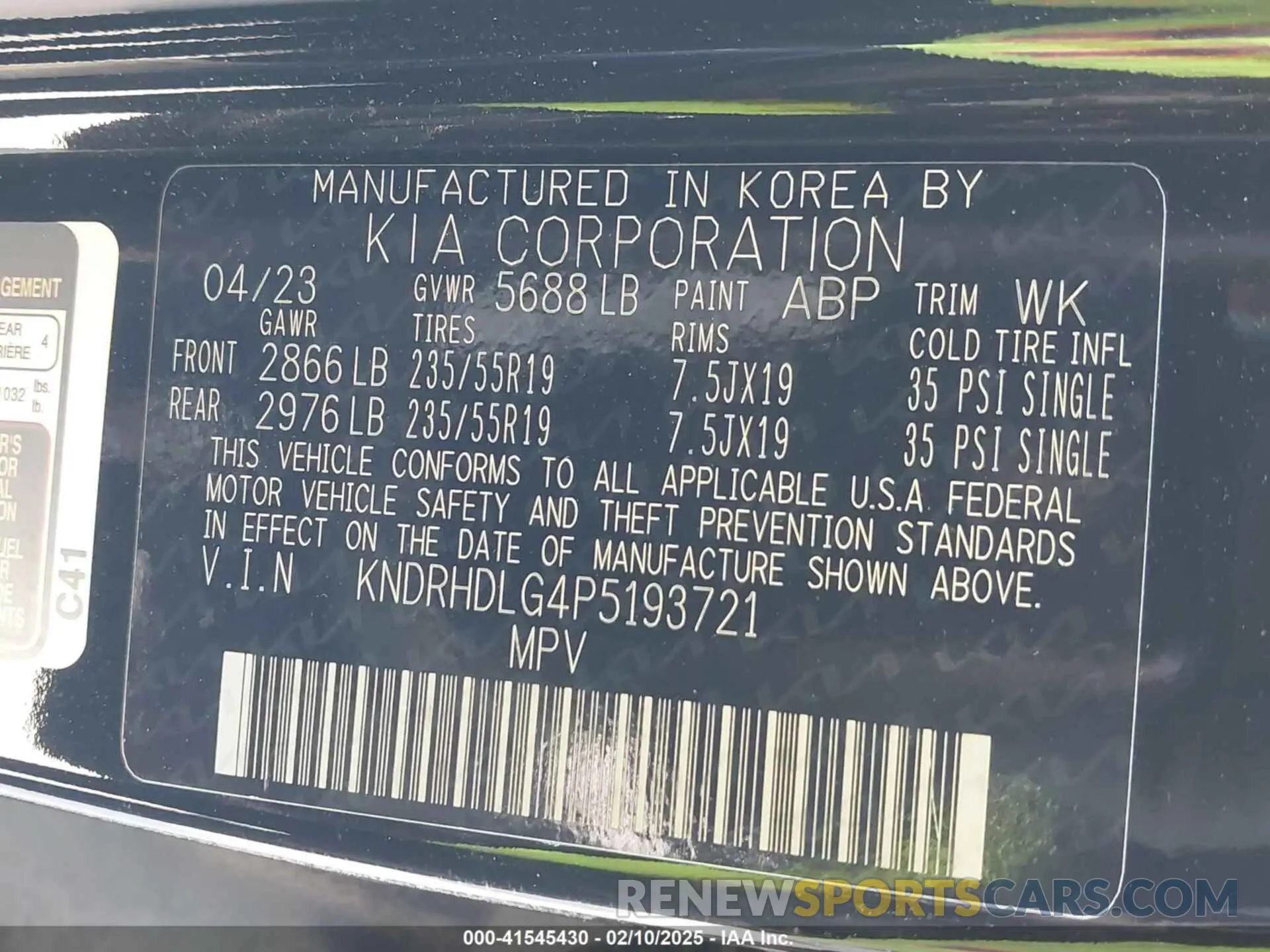 9 Photograph of a damaged car KNDRHDLG4P5193721 KIA SORENTO HYBRID 2023