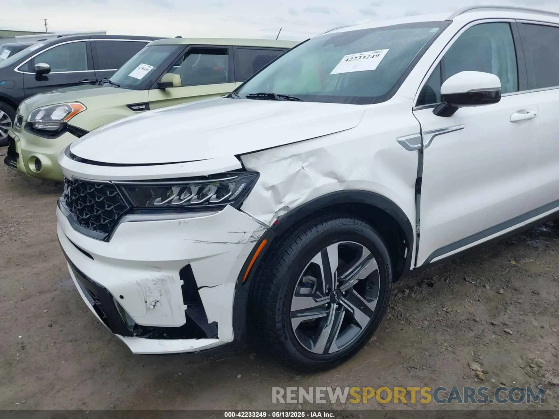 6 Photograph of a damaged car KNDRHDLG5P5225026 KIA SORENTO HYBRID 2023