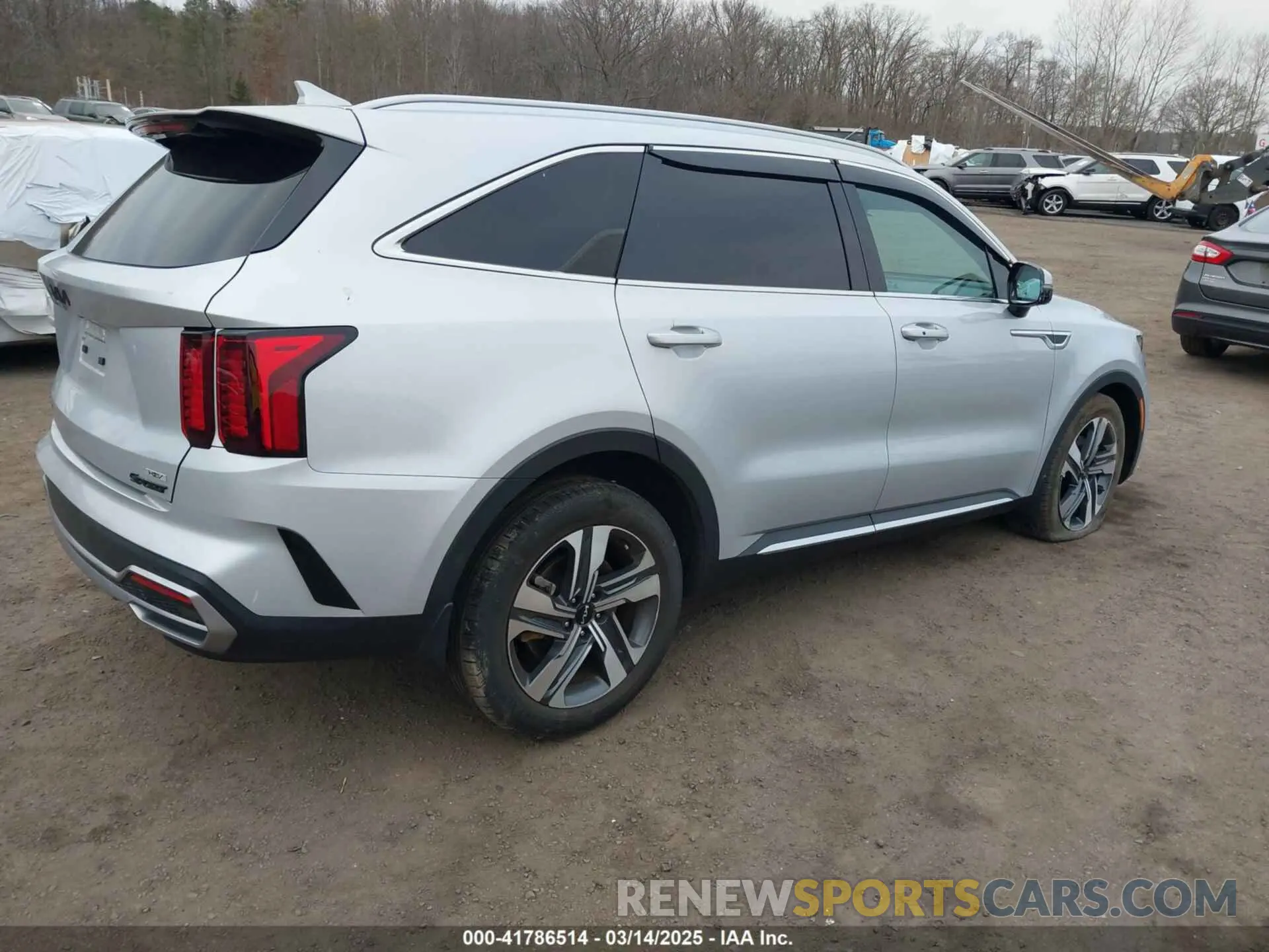 4 Photograph of a damaged car KNDRHDLG6P5131155 KIA SORENTO HYBRID 2023
