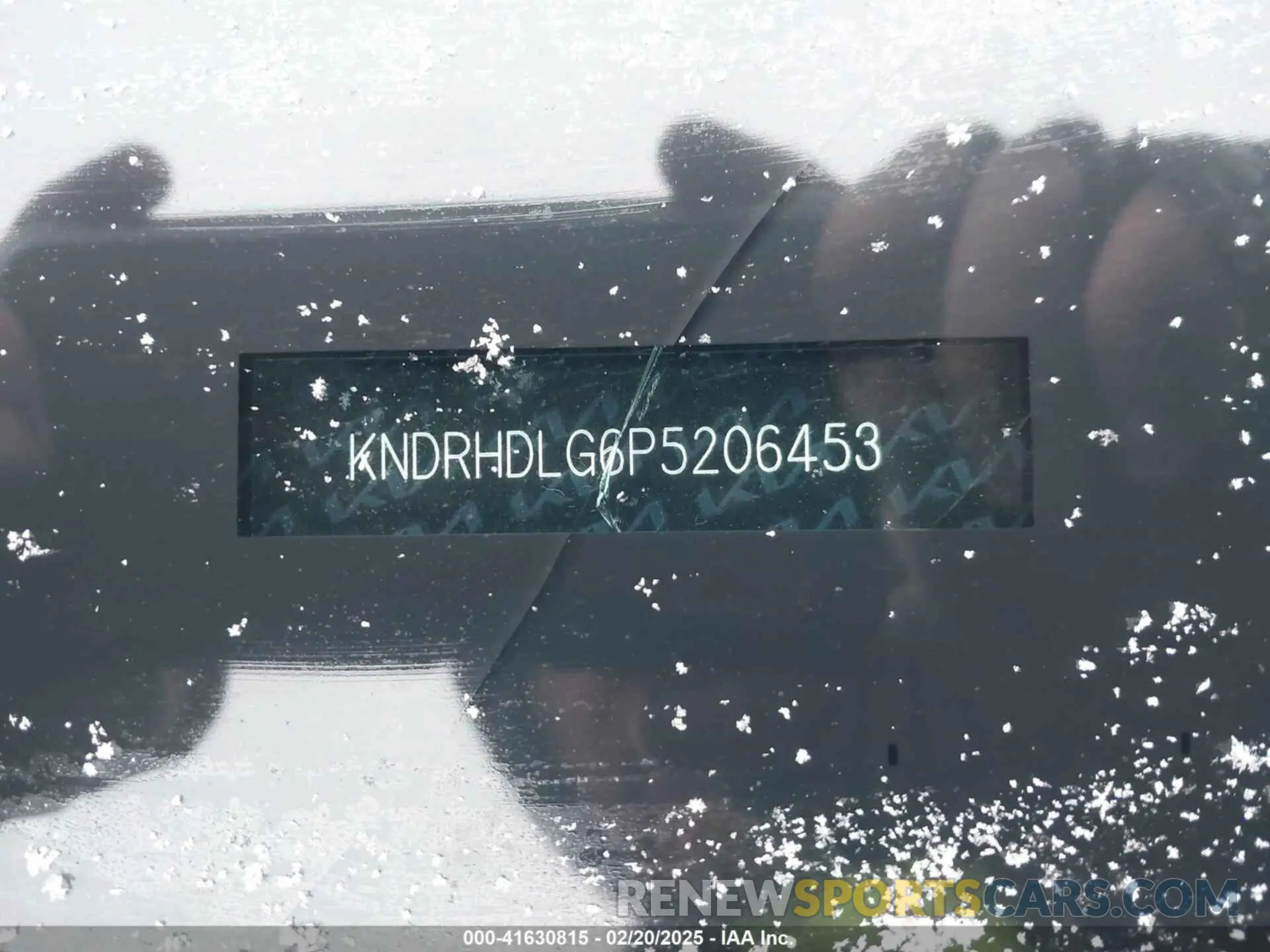 9 Photograph of a damaged car KNDRHDLG6P5206453 KIA SORENTO HYBRID 2023