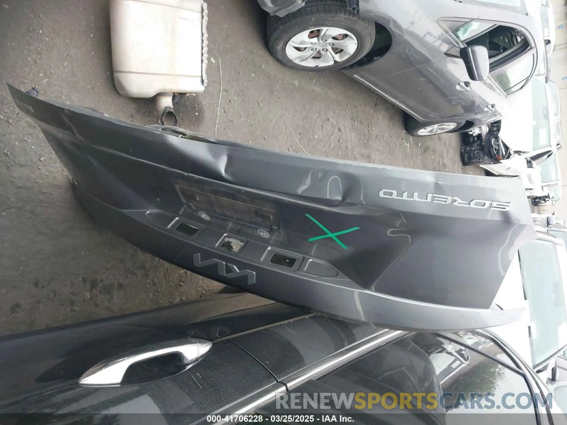 19 Photograph of a damaged car KNDRHDLGXP5131305 KIA SORENTO HYBRID 2023