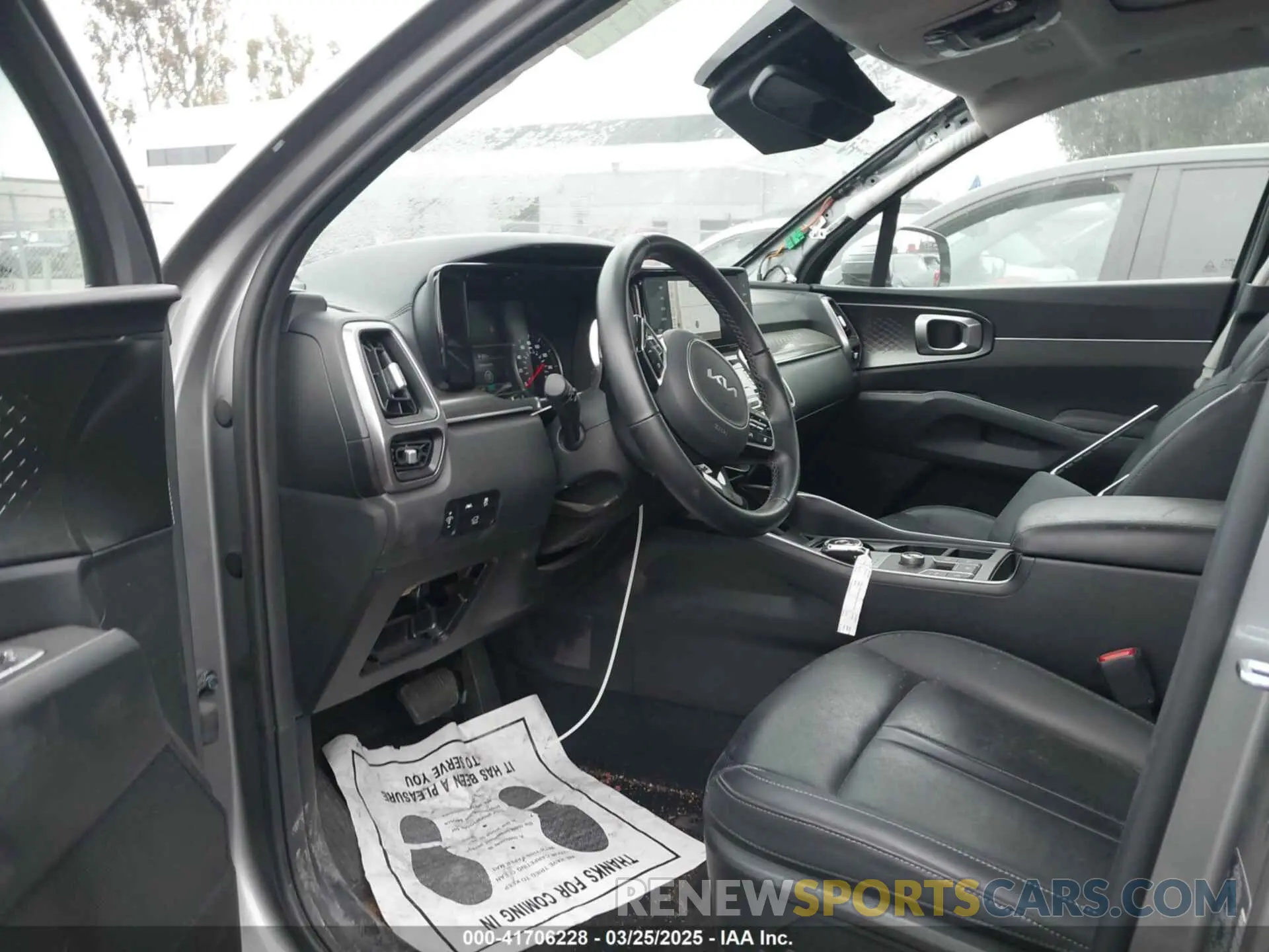 20 Photograph of a damaged car KNDRHDLGXP5131305 KIA SORENTO HYBRID 2023