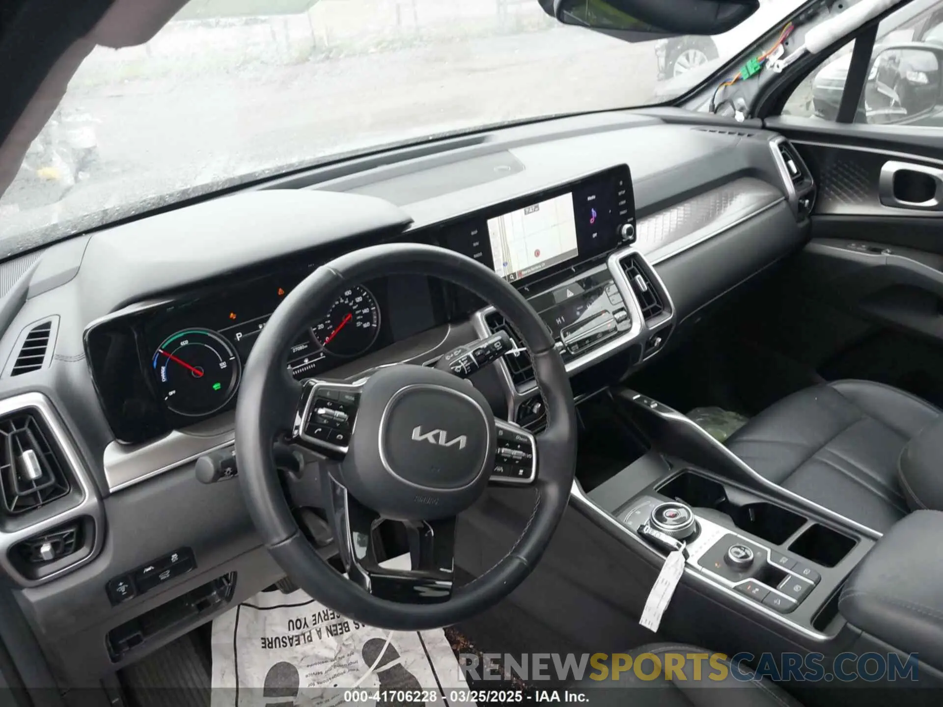 22 Photograph of a damaged car KNDRHDLGXP5131305 KIA SORENTO HYBRID 2023
