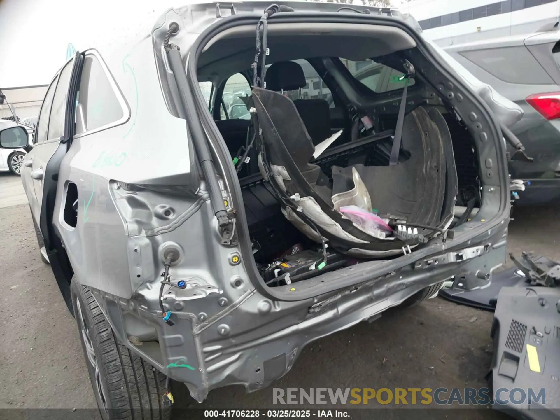 6 Photograph of a damaged car KNDRHDLGXP5131305 KIA SORENTO HYBRID 2023