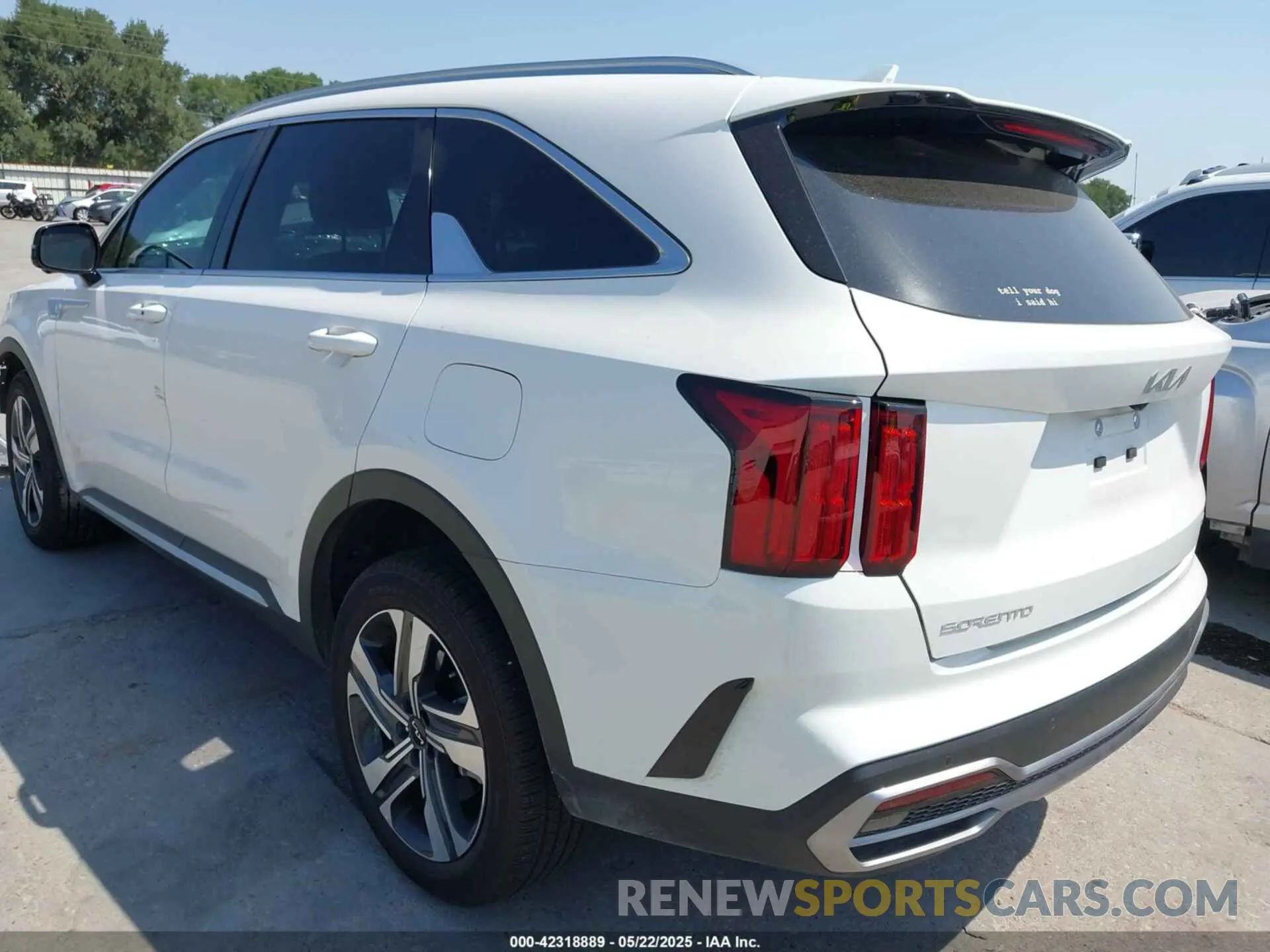 3 Photograph of a damaged car KNDRKDLG2P5170701 KIA SORENTO HYBRID 2023