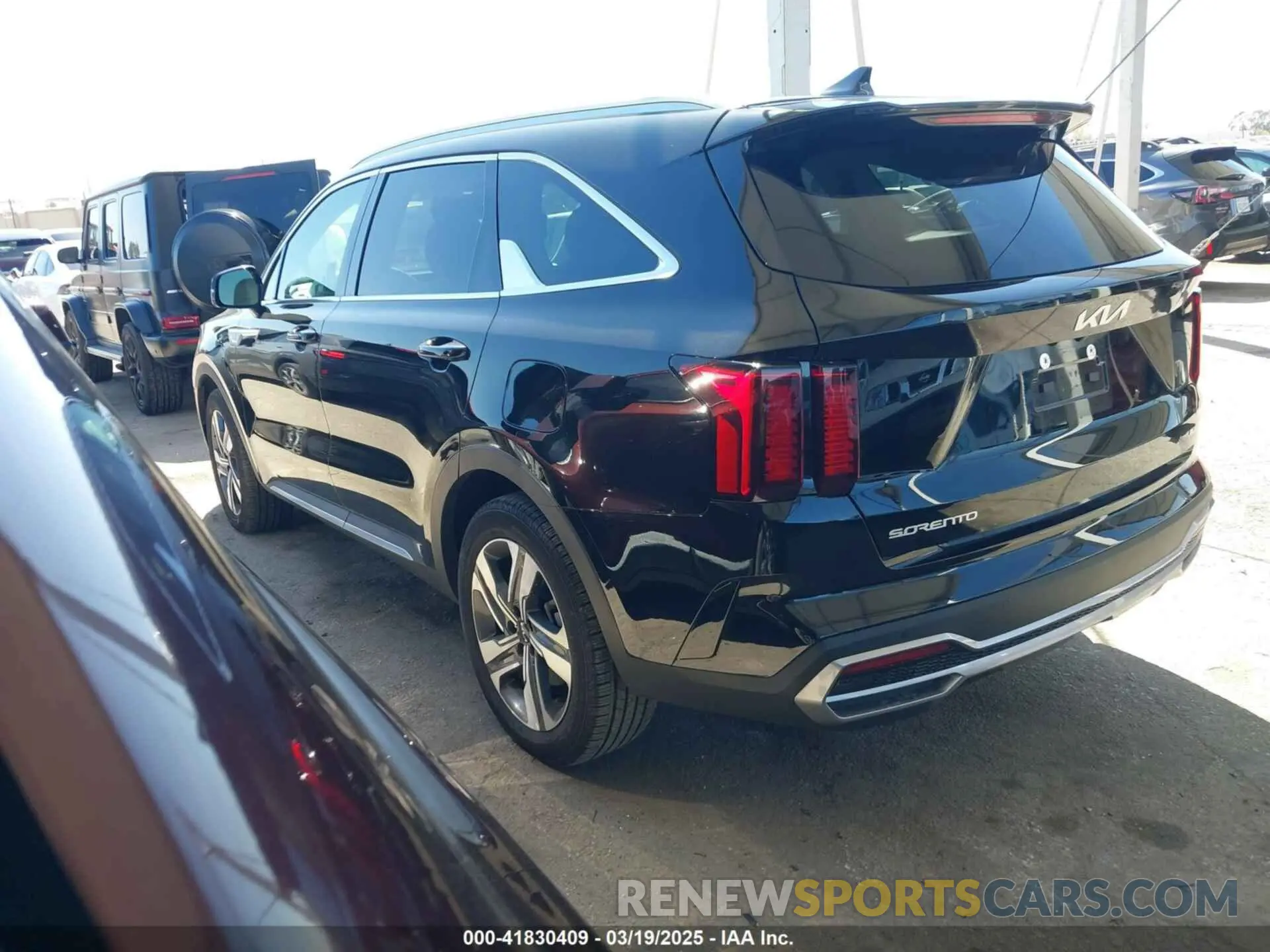 3 Фотография поврежденного автомобиля KNDRHDLG1R5235846 KIA SORENTO HYBRID 2024