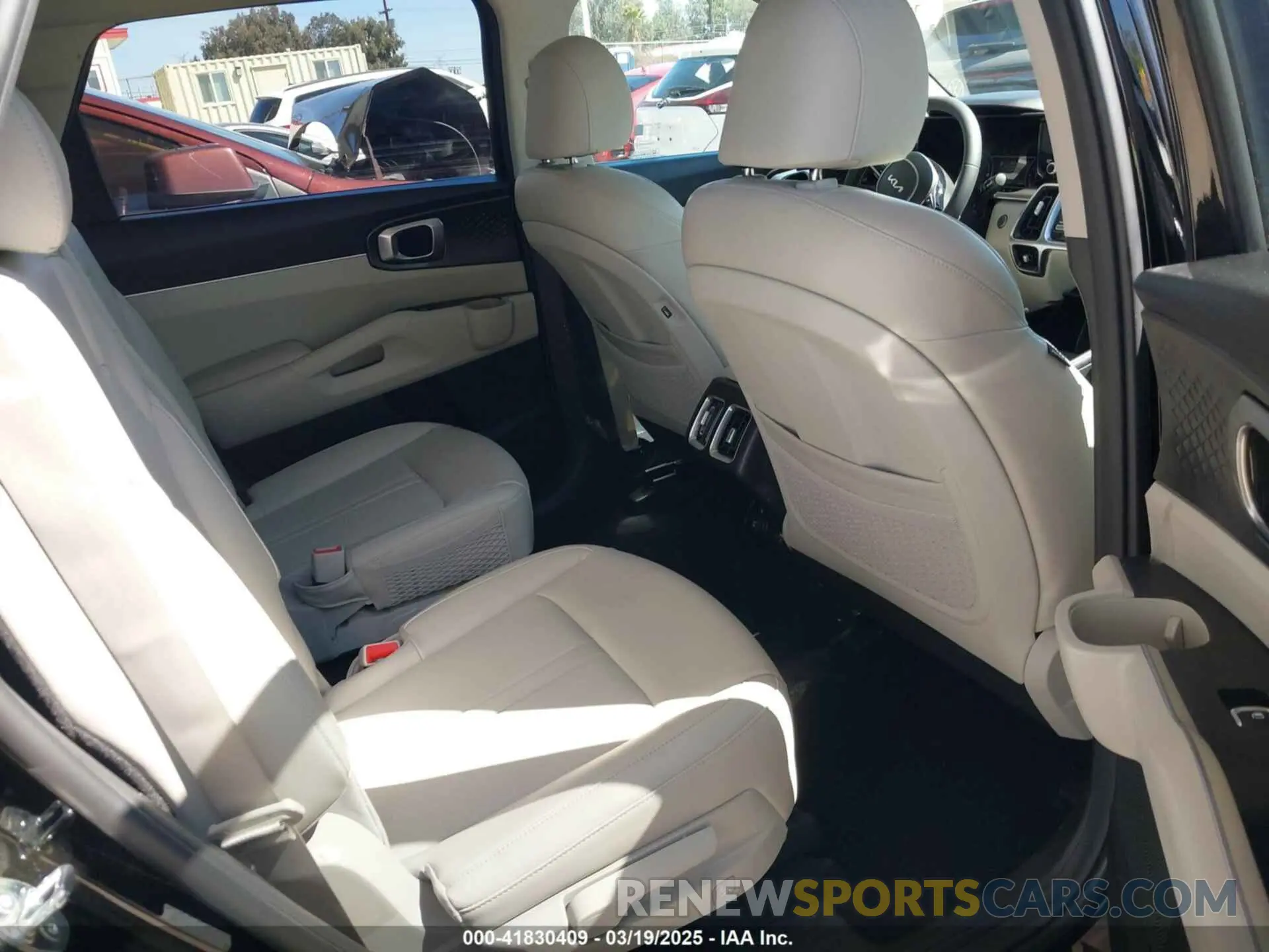 8 Фотография поврежденного автомобиля KNDRHDLG1R5235846 KIA SORENTO HYBRID 2024