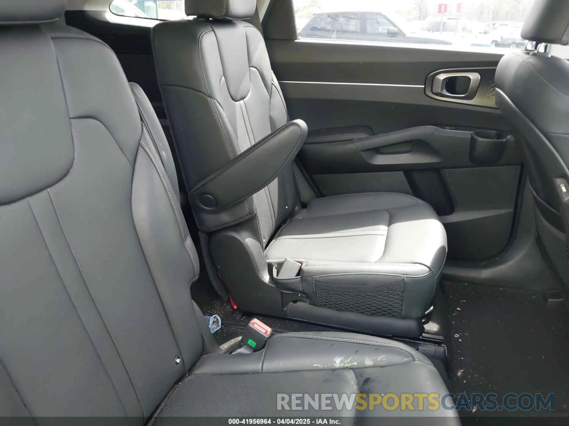 8 Фотография поврежденного автомобиля KNDRHDLGXR5248885 KIA SORENTO HYBRID 2024