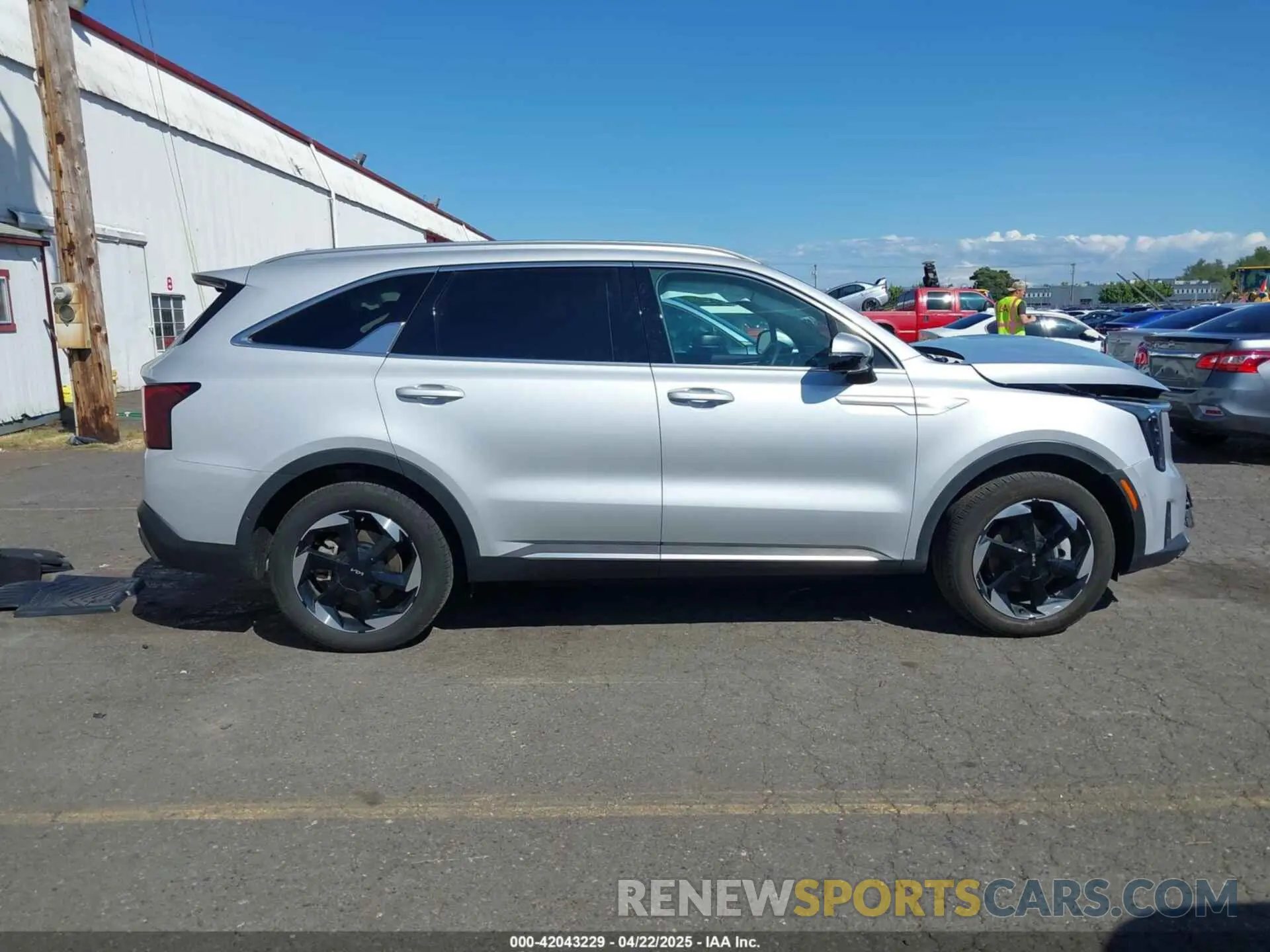 13 Фотография поврежденного автомобиля KNDRKDJGXS5306648 KIA SORENTO HYBRID 2025