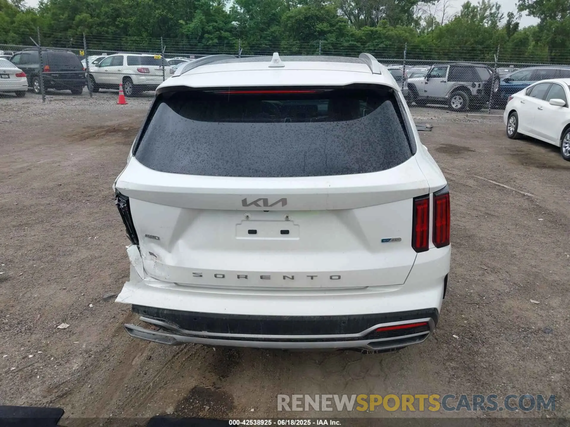 17 Photograph of a damaged car KNDRJDLH6N5114544 KIA SORENTO PLUG-IN HYBRID 2022