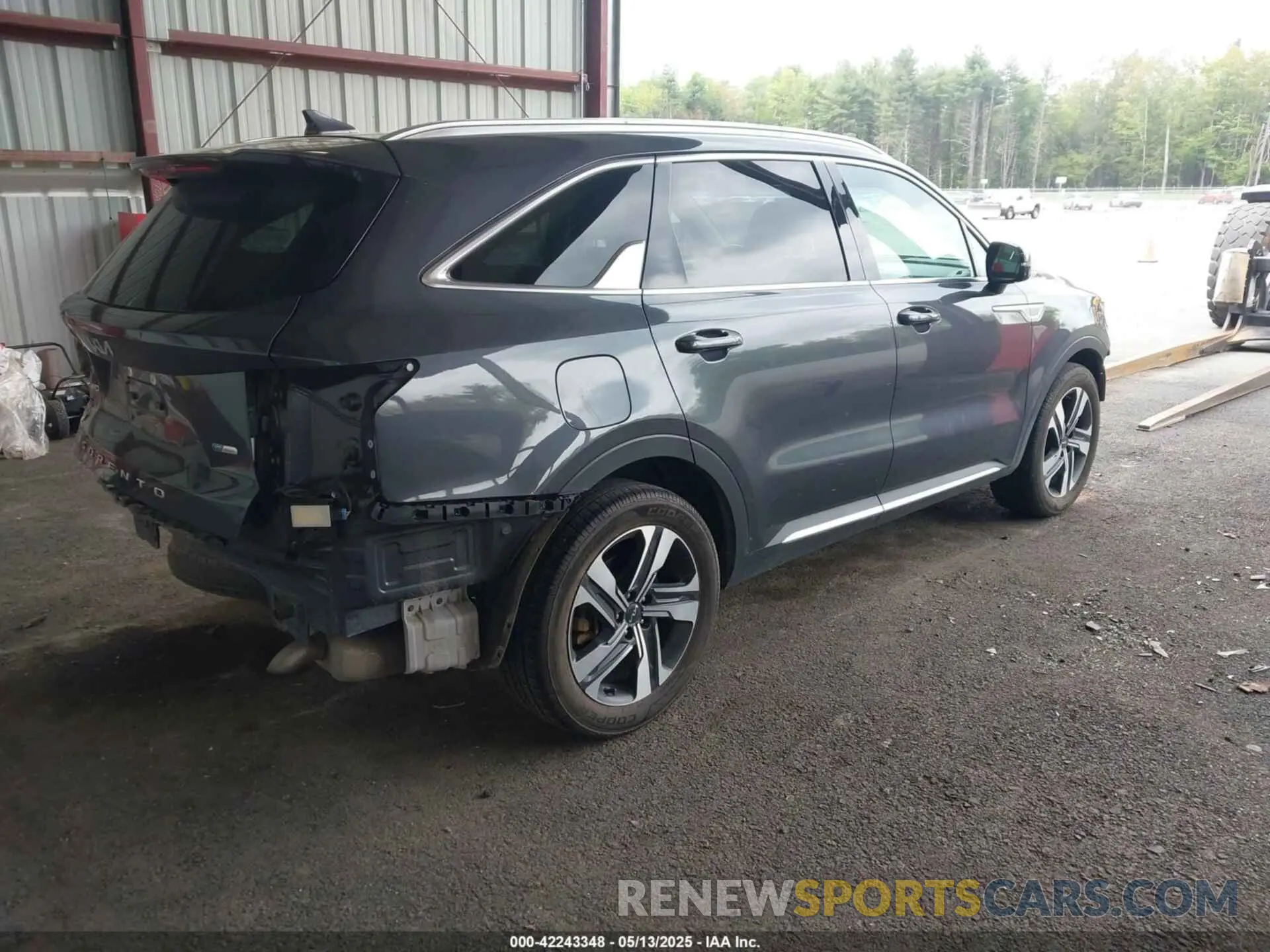 4 Photograph of a damaged car KNDRJDLH7N5119221 KIA SORENTO PLUG-IN HYBRID 2022
