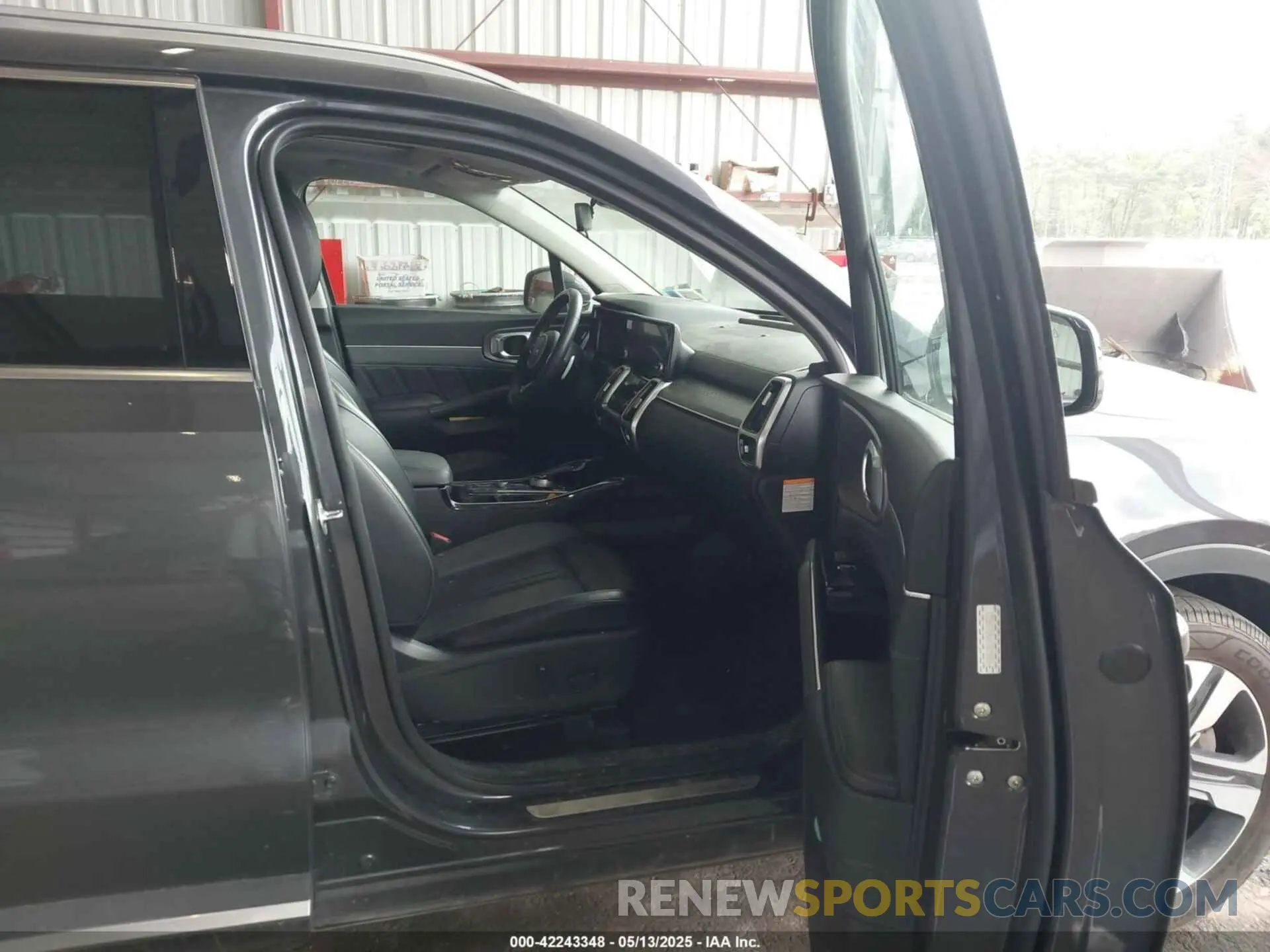 5 Photograph of a damaged car KNDRJDLH7N5119221 KIA SORENTO PLUG-IN HYBRID 2022