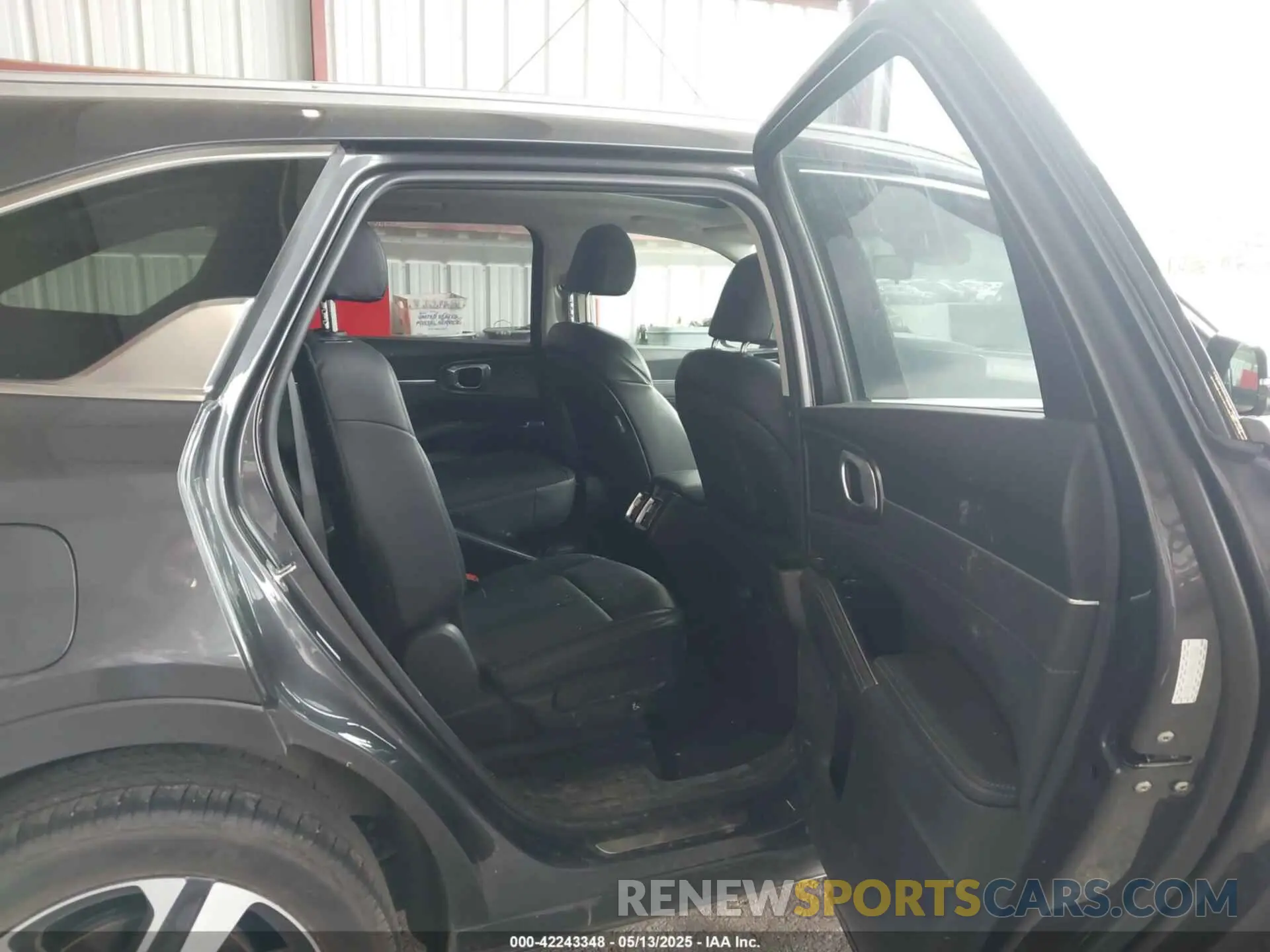 8 Photograph of a damaged car KNDRJDLH7N5119221 KIA SORENTO PLUG-IN HYBRID 2022