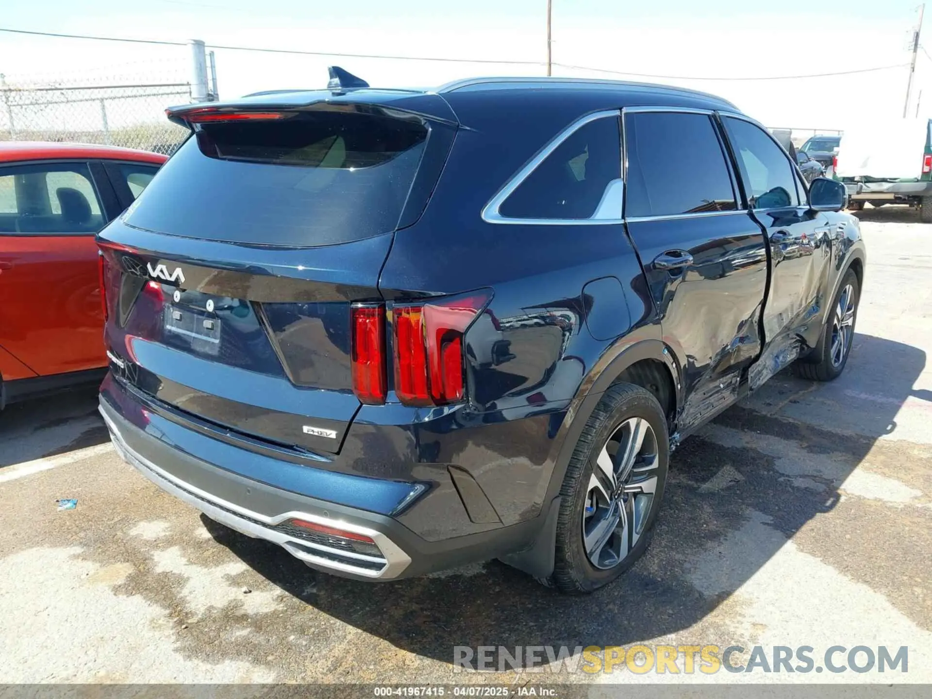 4 Photograph of a damaged car KNDRMDLH1R5260086 KIA SORENTO PLUG-IN HYBRID 2024