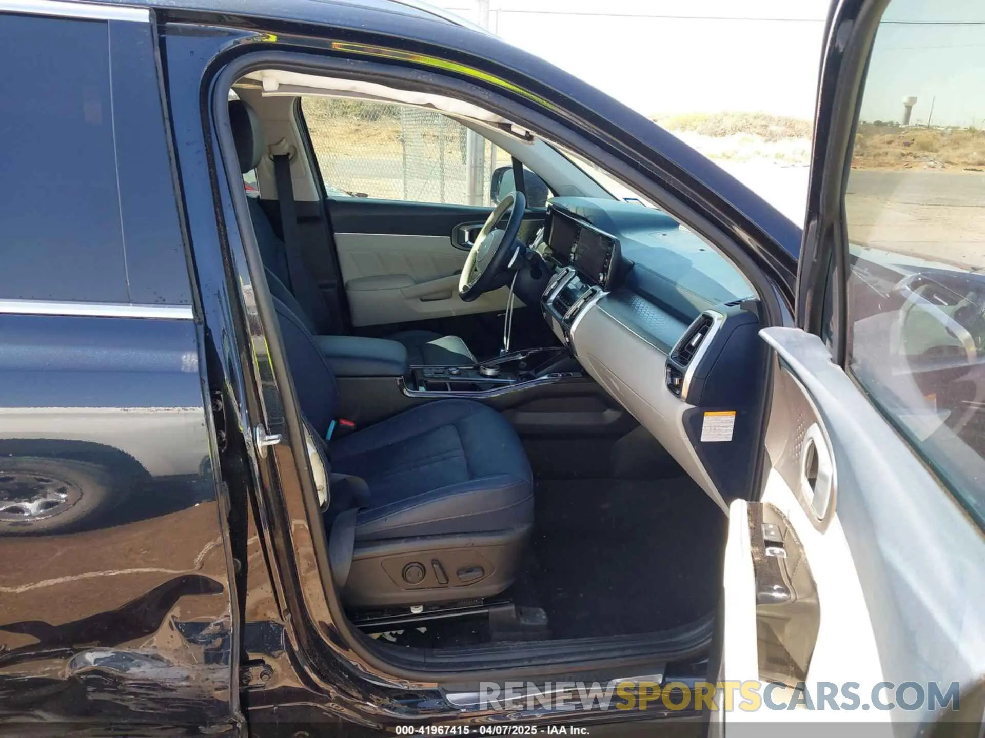 5 Photograph of a damaged car KNDRMDLH1R5260086 KIA SORENTO PLUG-IN HYBRID 2024