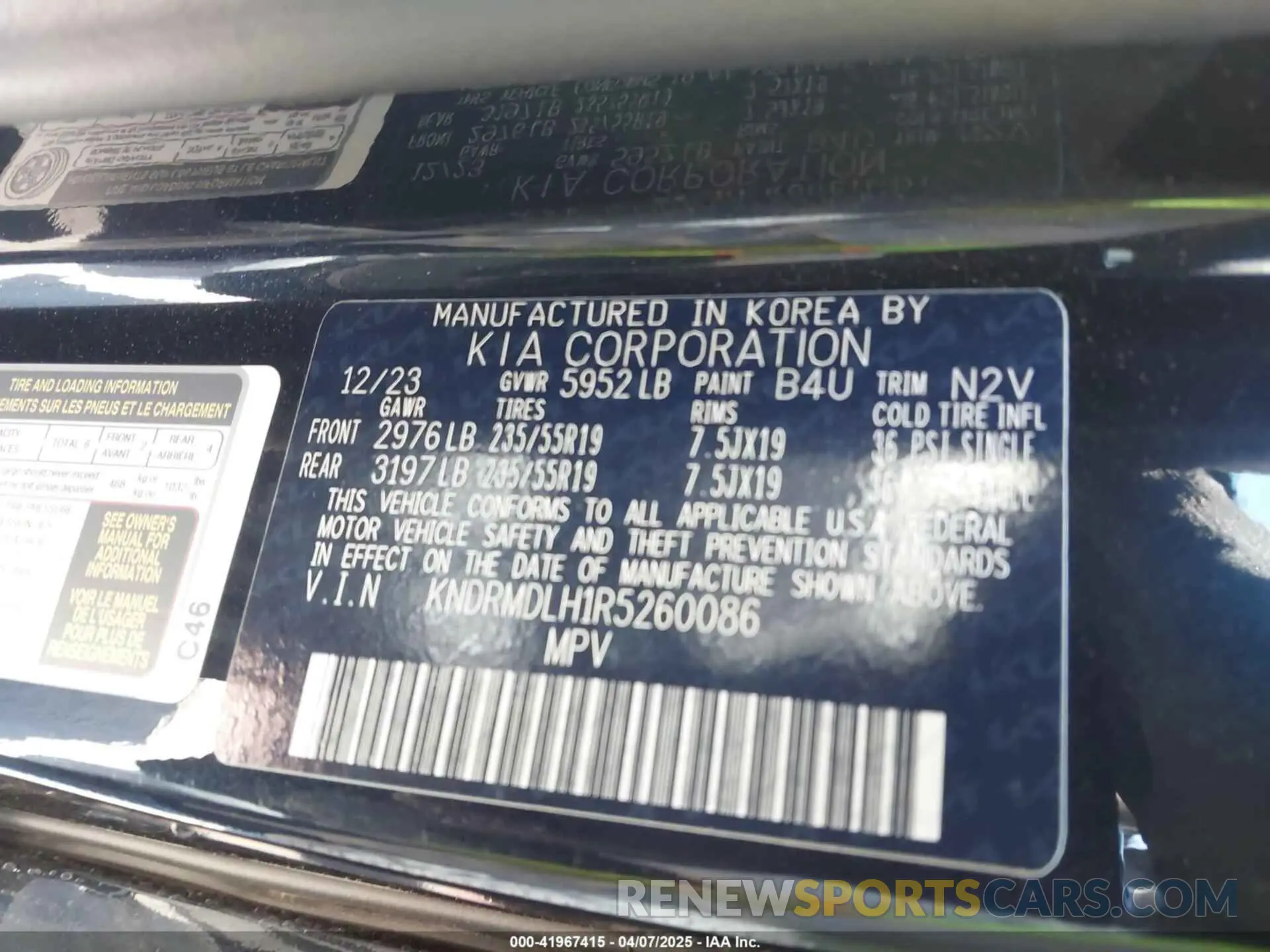 9 Photograph of a damaged car KNDRMDLH1R5260086 KIA SORENTO PLUG-IN HYBRID 2024