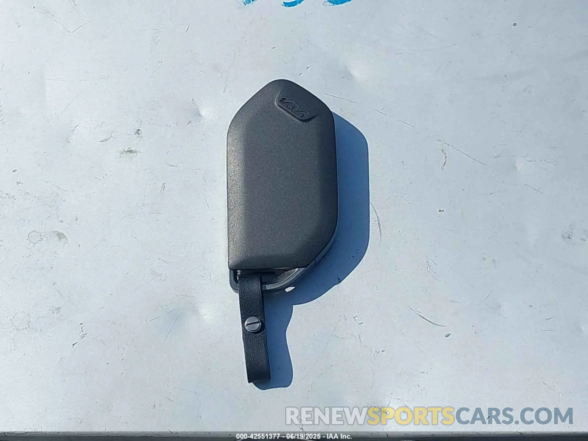 11 Photograph of a damaged car KNDRJDJH9S5301551 KIA SORENTO PLUG-IN HYBRID 2025
