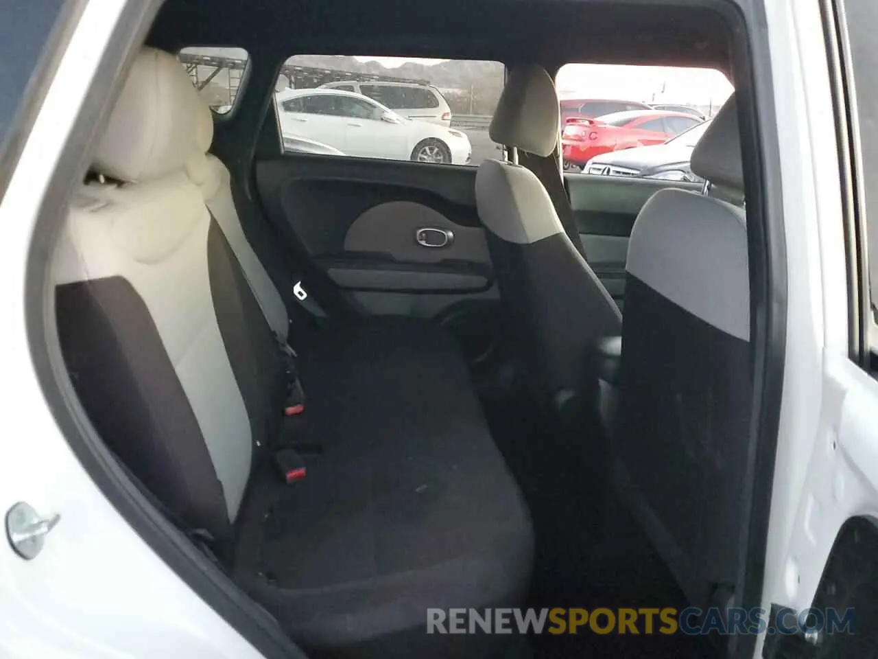 10 Фотография поврежденного автомобиля KNDJN2A21K7025730 KIA SOUL 2019