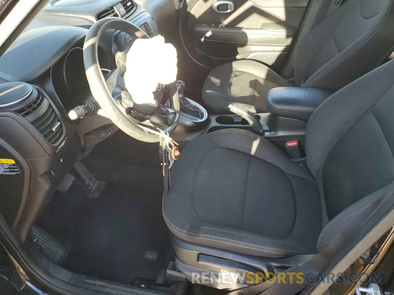 7 Photograph of a damaged car KNDJN2A21K7687761 KIA SOUL 2019