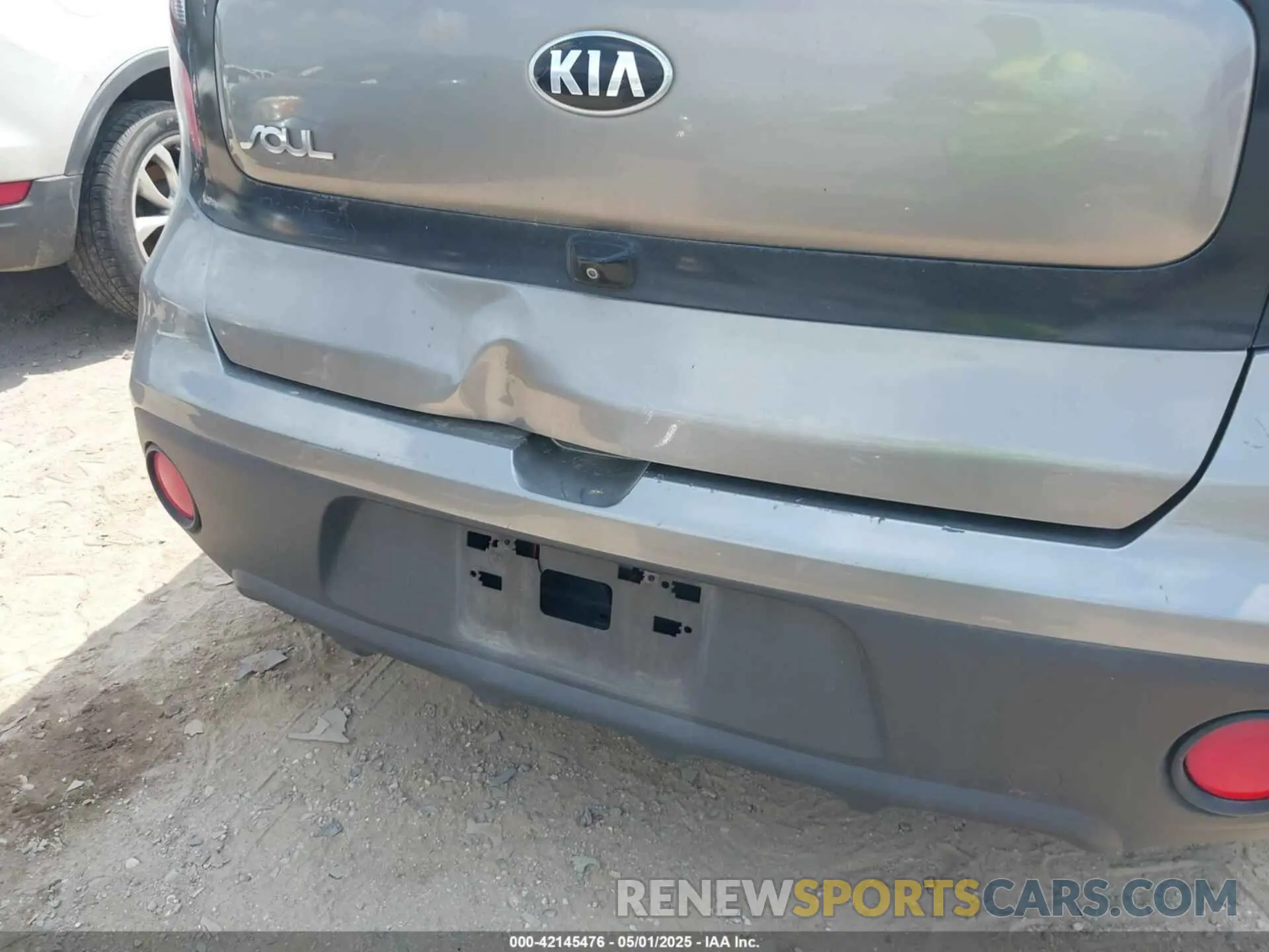 11 Фотография поврежденного автомобиля KNDJN2A22K7003994 KIA SOUL 2019