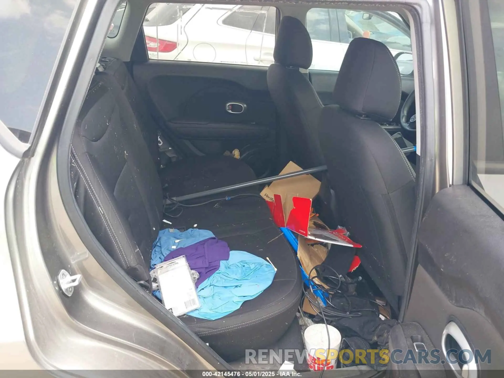 8 Фотография поврежденного автомобиля KNDJN2A22K7003994 KIA SOUL 2019
