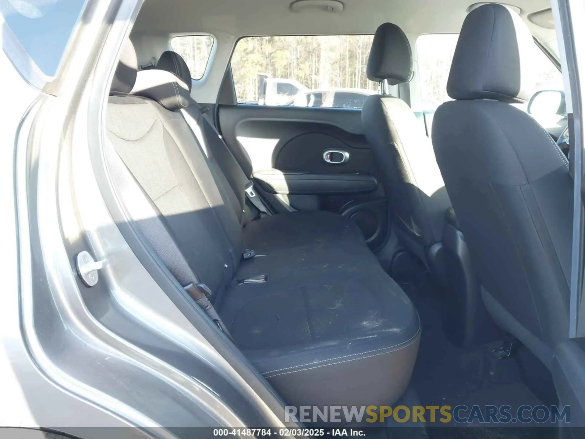 8 Фотография поврежденного автомобиля KNDJN2A22K7007849 KIA SOUL 2019
