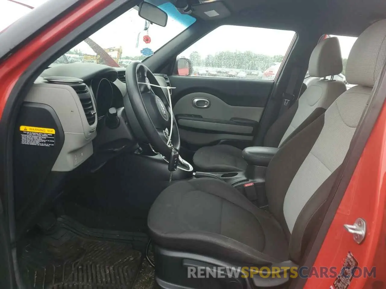 7 Фотография поврежденного автомобиля KNDJN2A22K7654493 KIA SOUL 2019