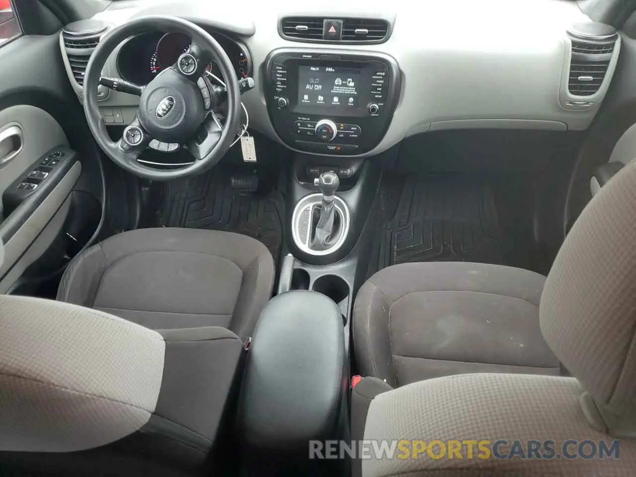 8 Фотография поврежденного автомобиля KNDJN2A22K7654493 KIA SOUL 2019