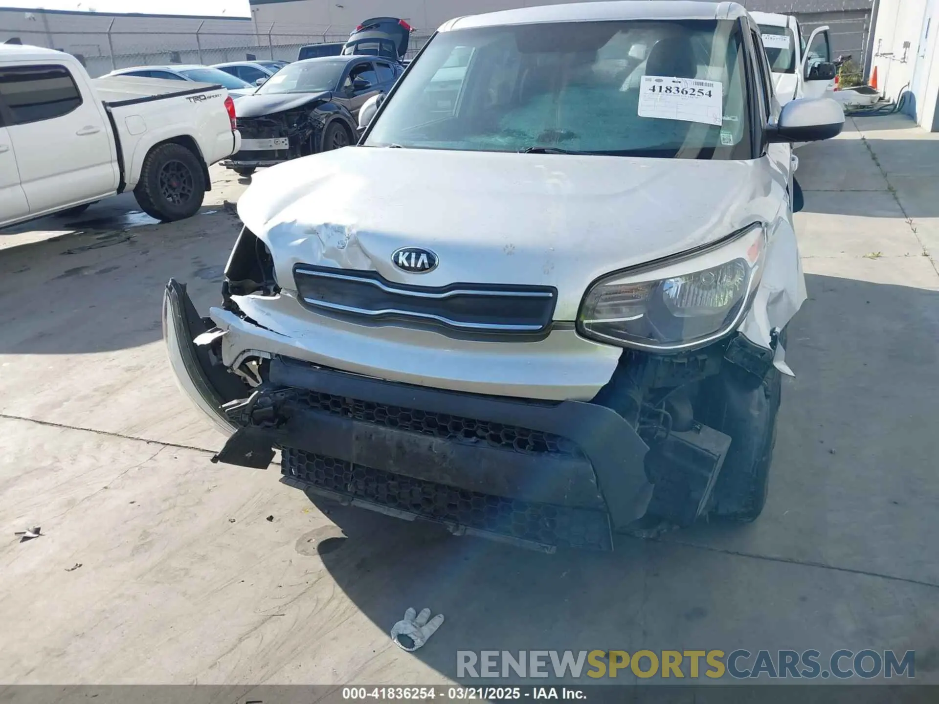12 Photograph of a damaged car KNDJN2A22K7681399 KIA SOUL 2019