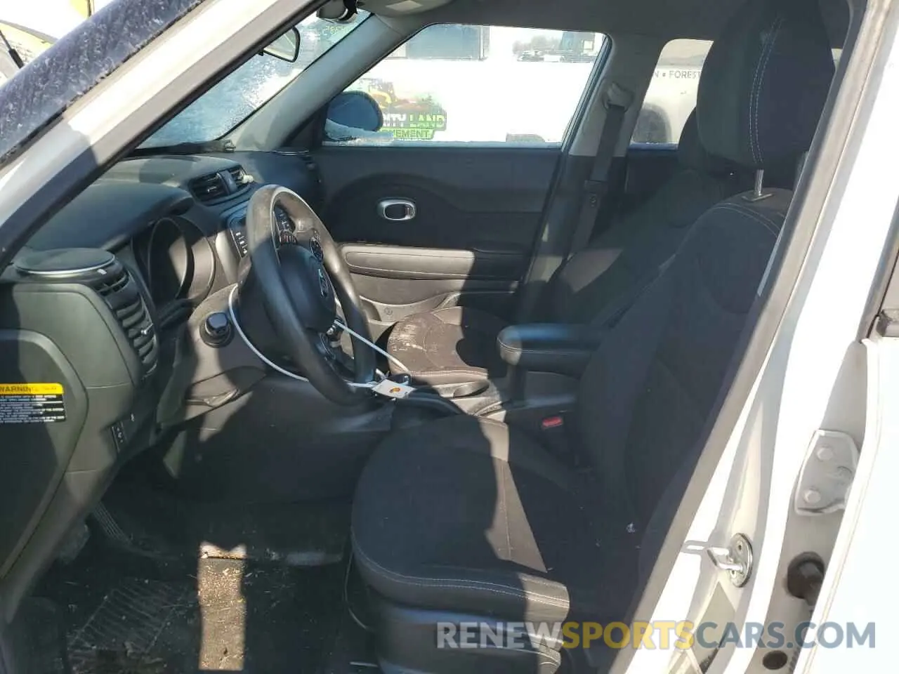 7 Photograph of a damaged car KNDJN2A23K7013479 KIA SOUL 2019