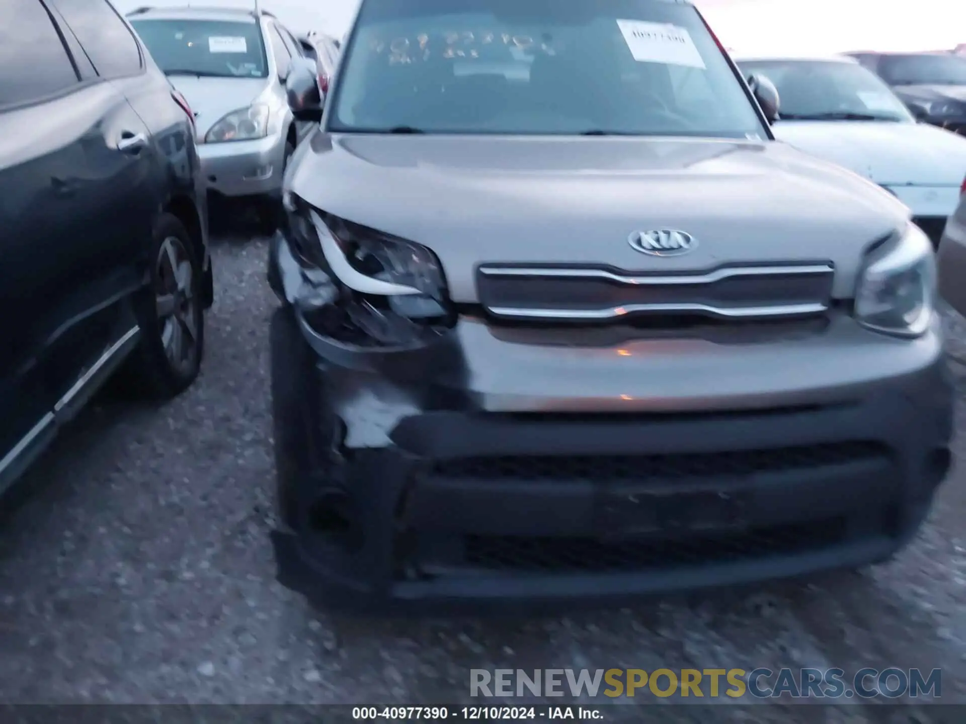 19 Фотография поврежденного автомобиля KNDJN2A23K7015460 KIA SOUL 2019
