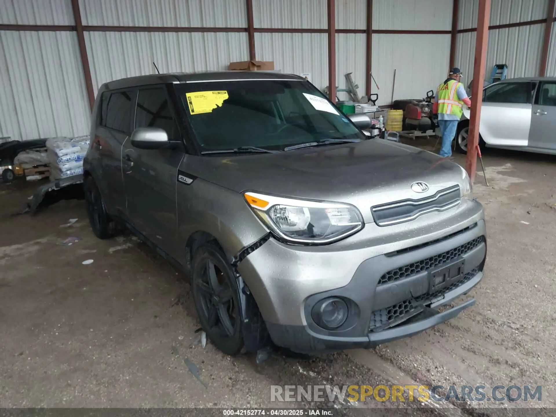 1 Photograph of a damaged car KNDJN2A23K7640585 KIA SOUL 2019