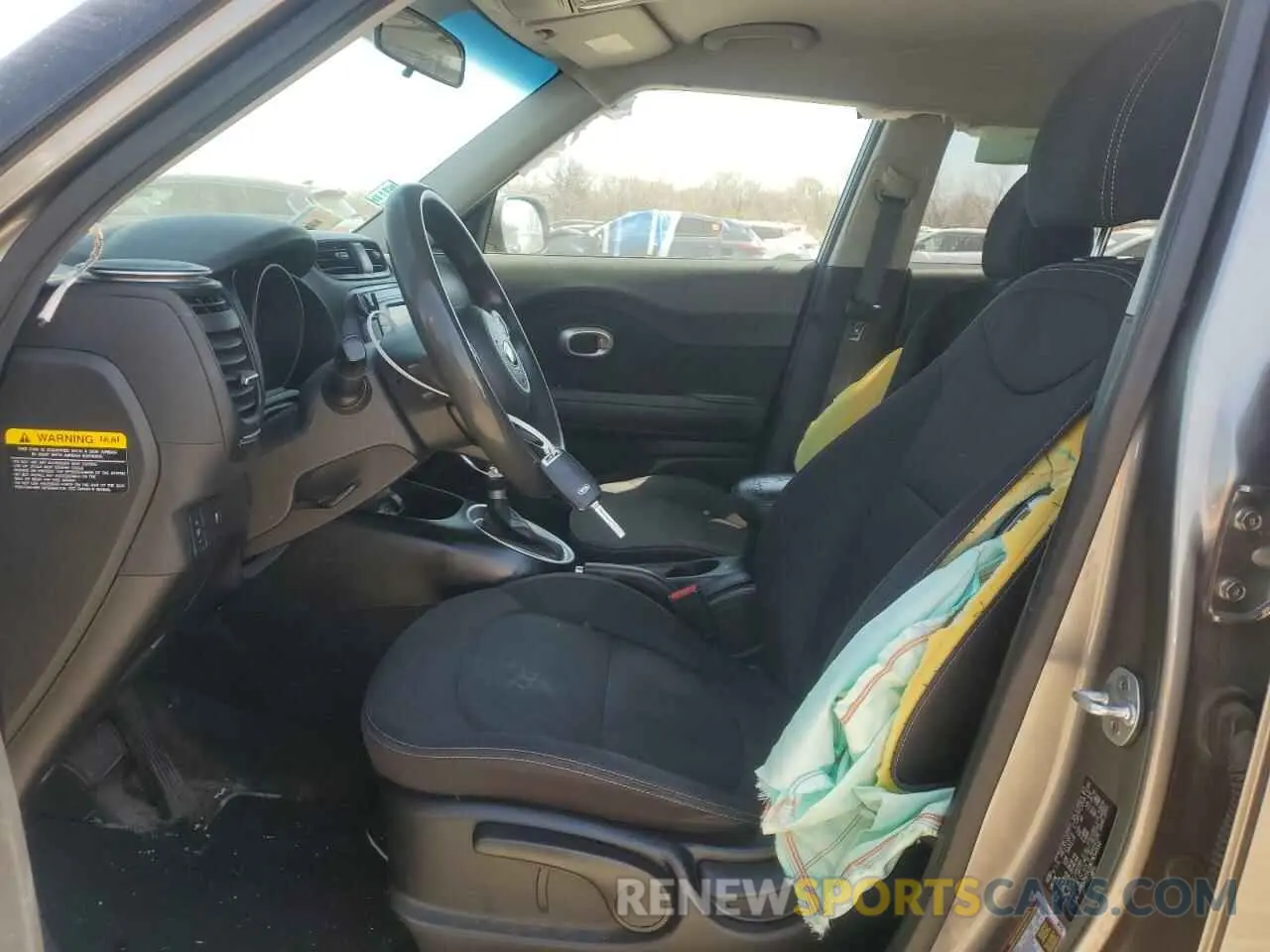 7 Фотография поврежденного автомобиля KNDJN2A23K7654650 KIA SOUL 2019