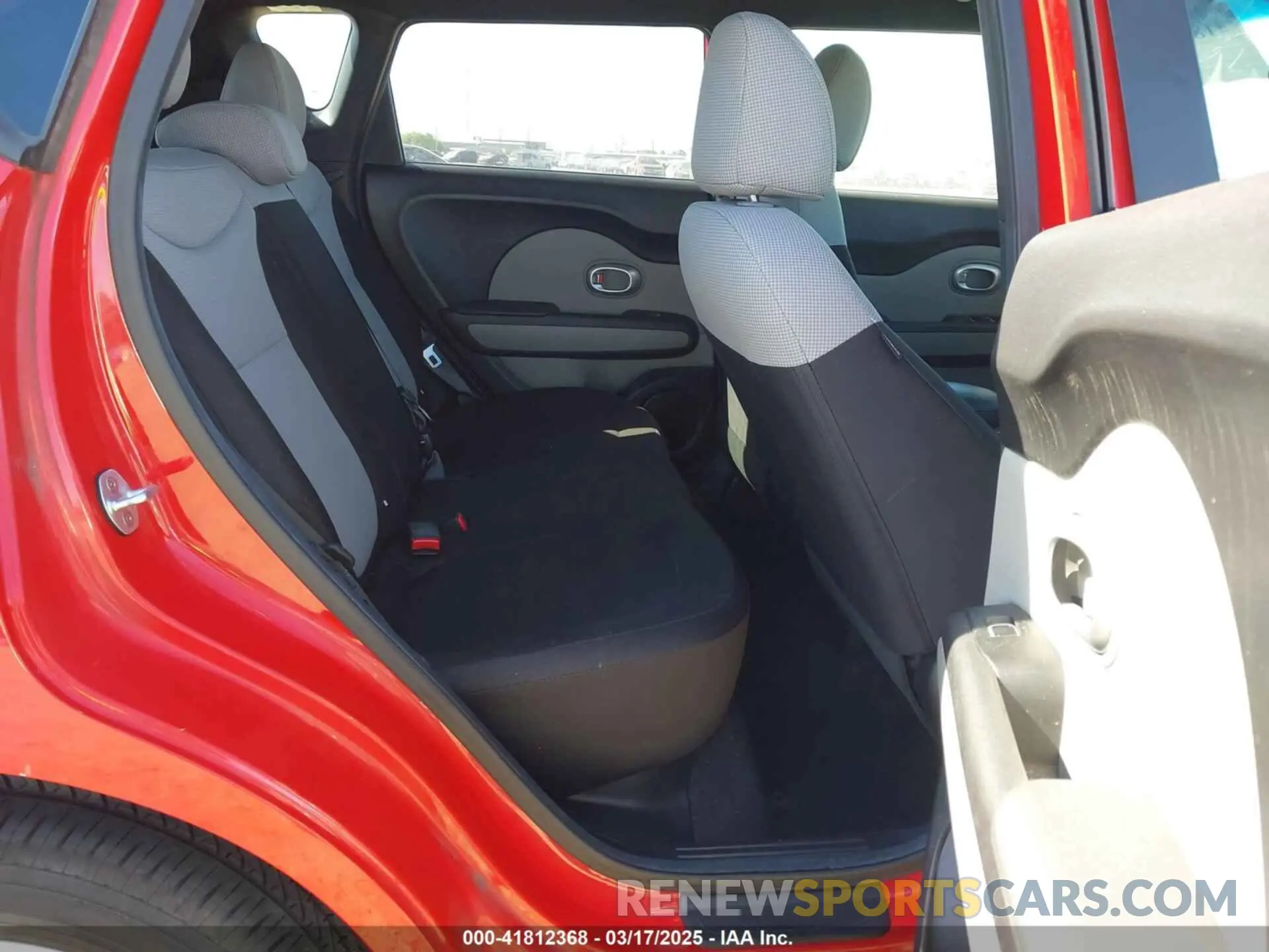 8 Photograph of a damaged car KNDJN2A23K7661999 KIA SOUL 2019