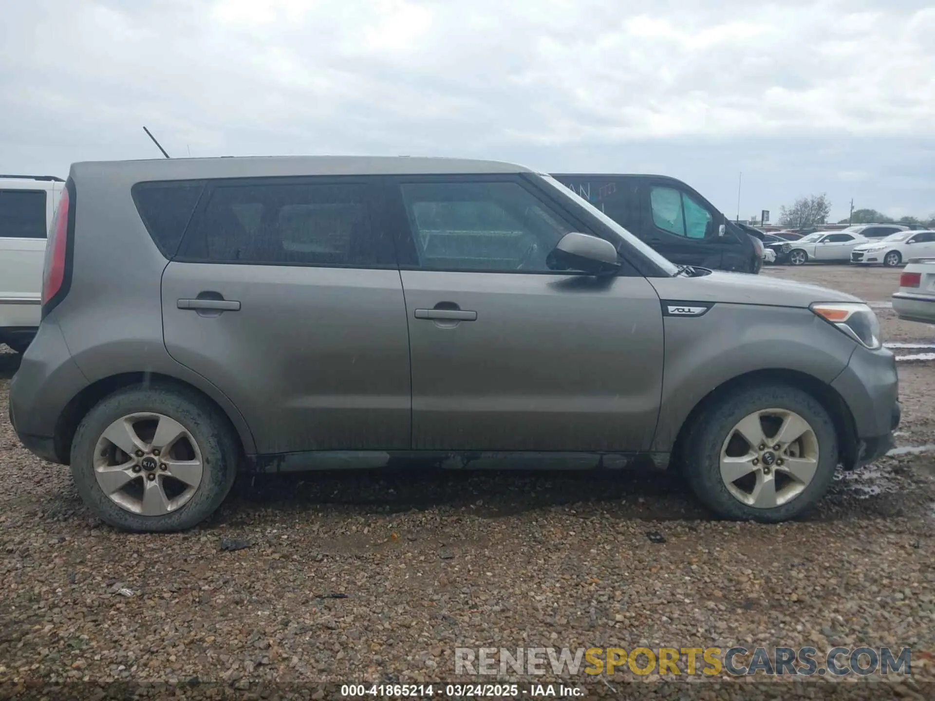 13 Photograph of a damaged car KNDJN2A23K7671352 KIA SOUL 2019